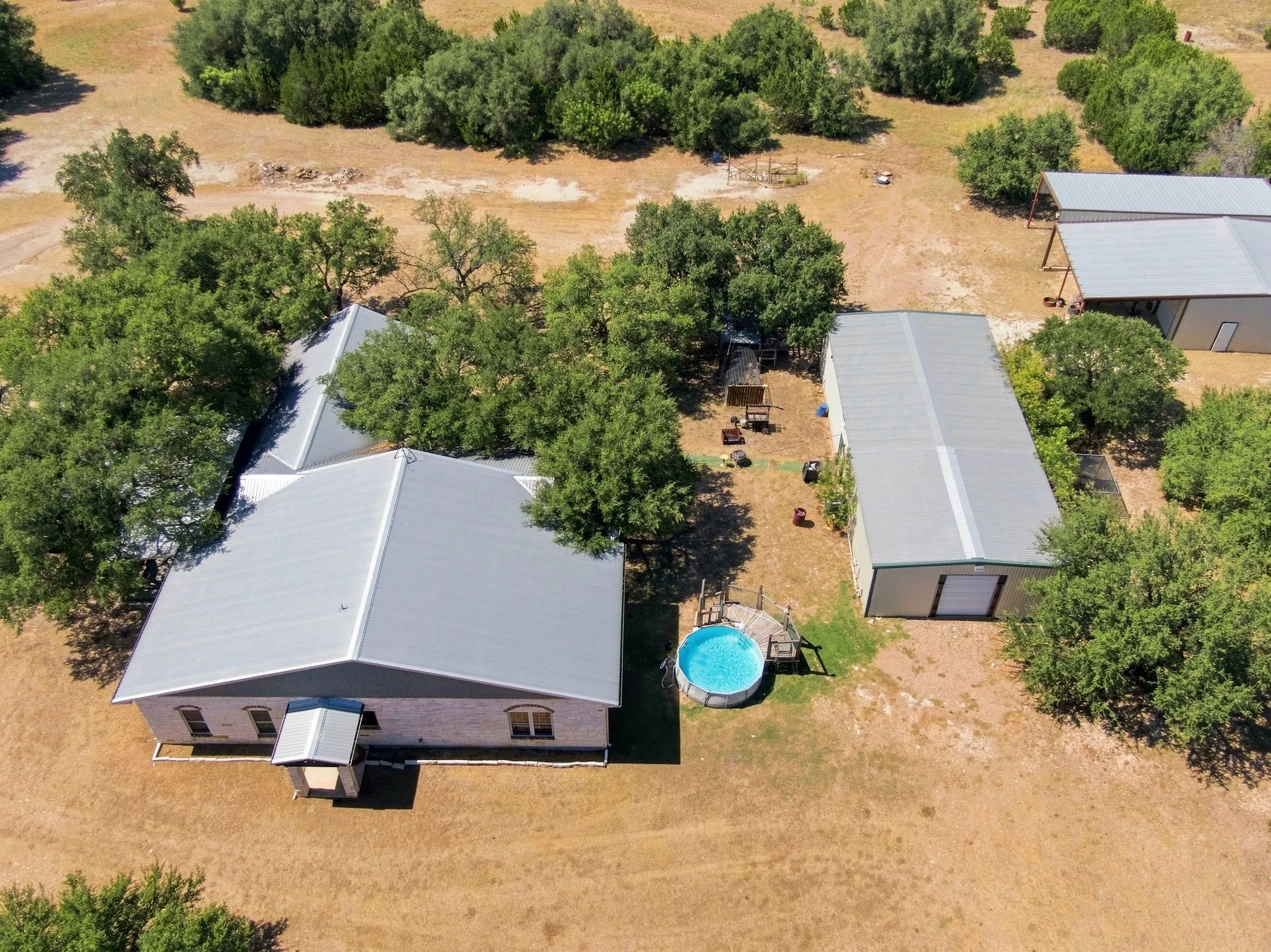 Single Family Residence For Sale in Bosque County , 322 Fm 927, Morgan, Texas 76671, 4 Bedroom, 3 Bathroom, 4 Garage spaces, 3,672 Sqft, built in 1999, mls#21360212, Real Estate Agent in Morgan, Homes For Sale in Bosque county, Homes For Sale in Morgan, Realtor in Morgan Texas, Real Estate Brokerage Independent Realty Texas, Luminita Cordes Realtor