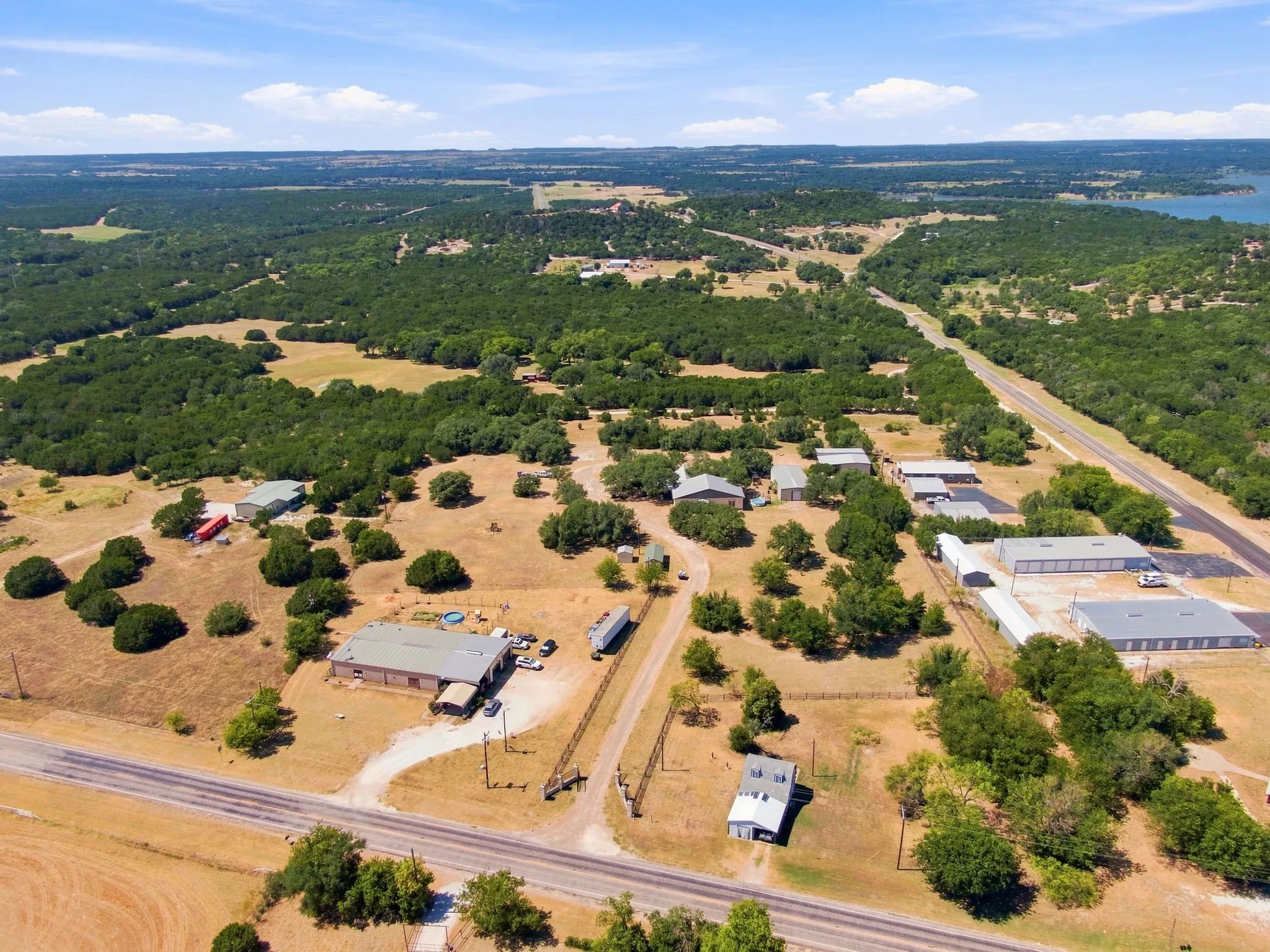 Single Family Residence For Sale in Bosque County , 322 Fm 927, Morgan, Texas 76671, 4 Bedroom, 3 Bathroom, 4 Garage spaces, 3,672 Sqft, built in 1999, mls#21360212, Real Estate Agent in Morgan, Homes For Sale in Bosque county, Homes For Sale in Morgan, Realtor in Morgan Texas, Real Estate Brokerage Independent Realty Texas, Luminita Cordes Realtor