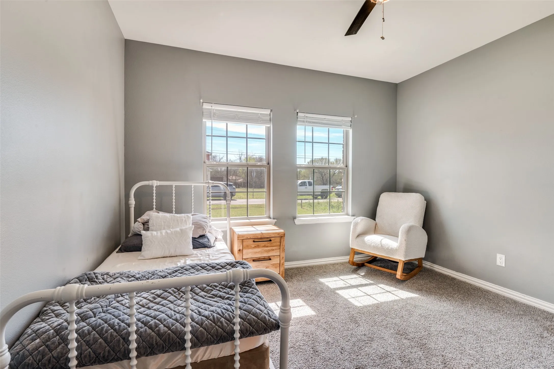 Good size bedroom with wonderful lighting.