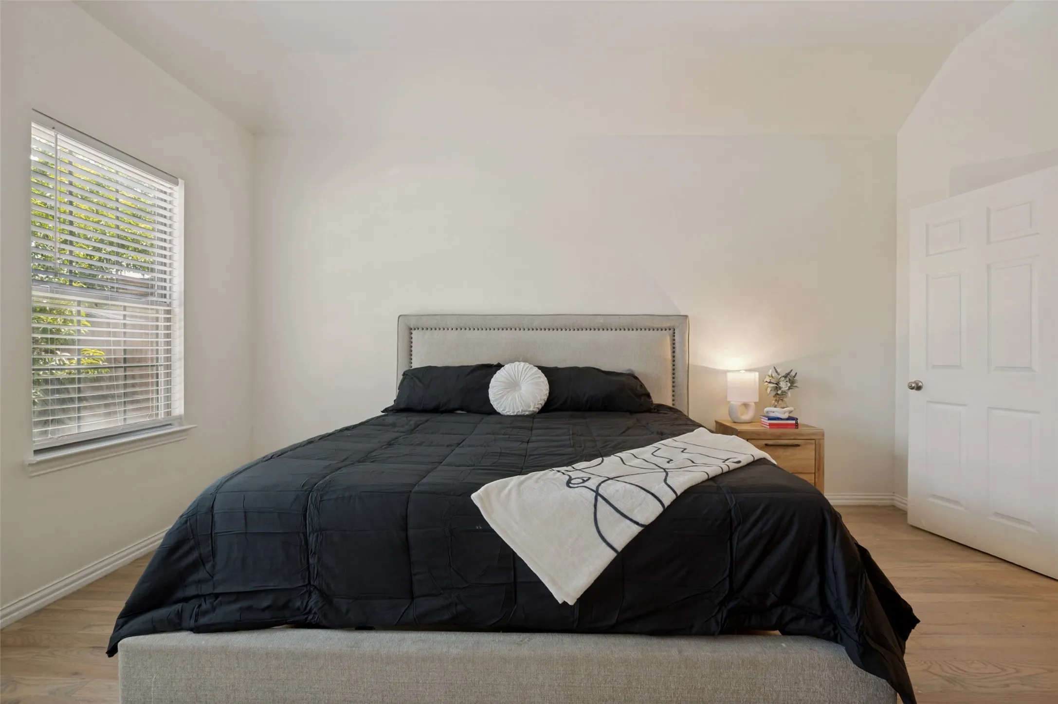 Large and roomy master bedroom