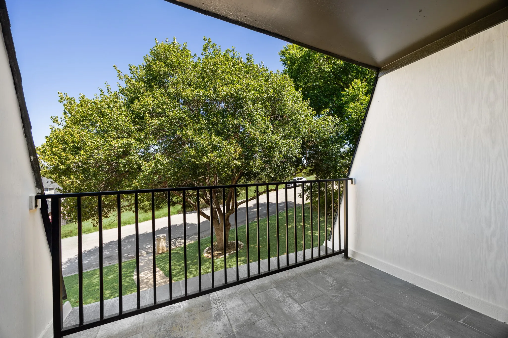 Single Family Residence For Sale in Tarrant County , 7725 Trailridge Drive, Fort Worth, Texas 76179, 4 Bedroom, 3 Bathroom, Garage spaces, 3,238 Sqft, built in 1983, mls#21361506, Real Estate Agent in Fort Worth, Homes For Sale in Tarrant county, Homes For Sale in Fort Worth, Realtor in Fort Worth Texas, Real Estate Brokerage Independent Realty Texas, Luminita Cordes Realtor