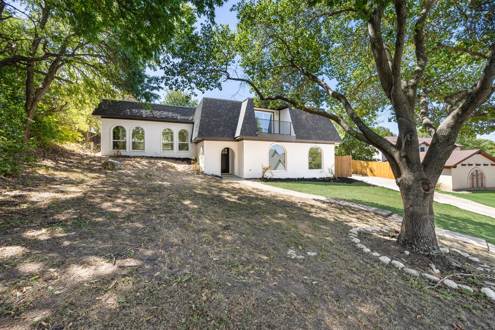 Single Family Residence For Sale in Tarrant County , 7725 Trailridge Drive, Fort Worth, Texas 76179, 4 Bedroom, 3 Bathroom, Garage spaces, 3,238 Sqft, built in 1983, mls#21361506, Real Estate Agent in Fort Worth, Homes For Sale in Tarrant county, Homes For Sale in Fort Worth, Realtor in Fort Worth Texas, Real Estate Brokerage Independent Realty Texas, Luminita Cordes Realtor