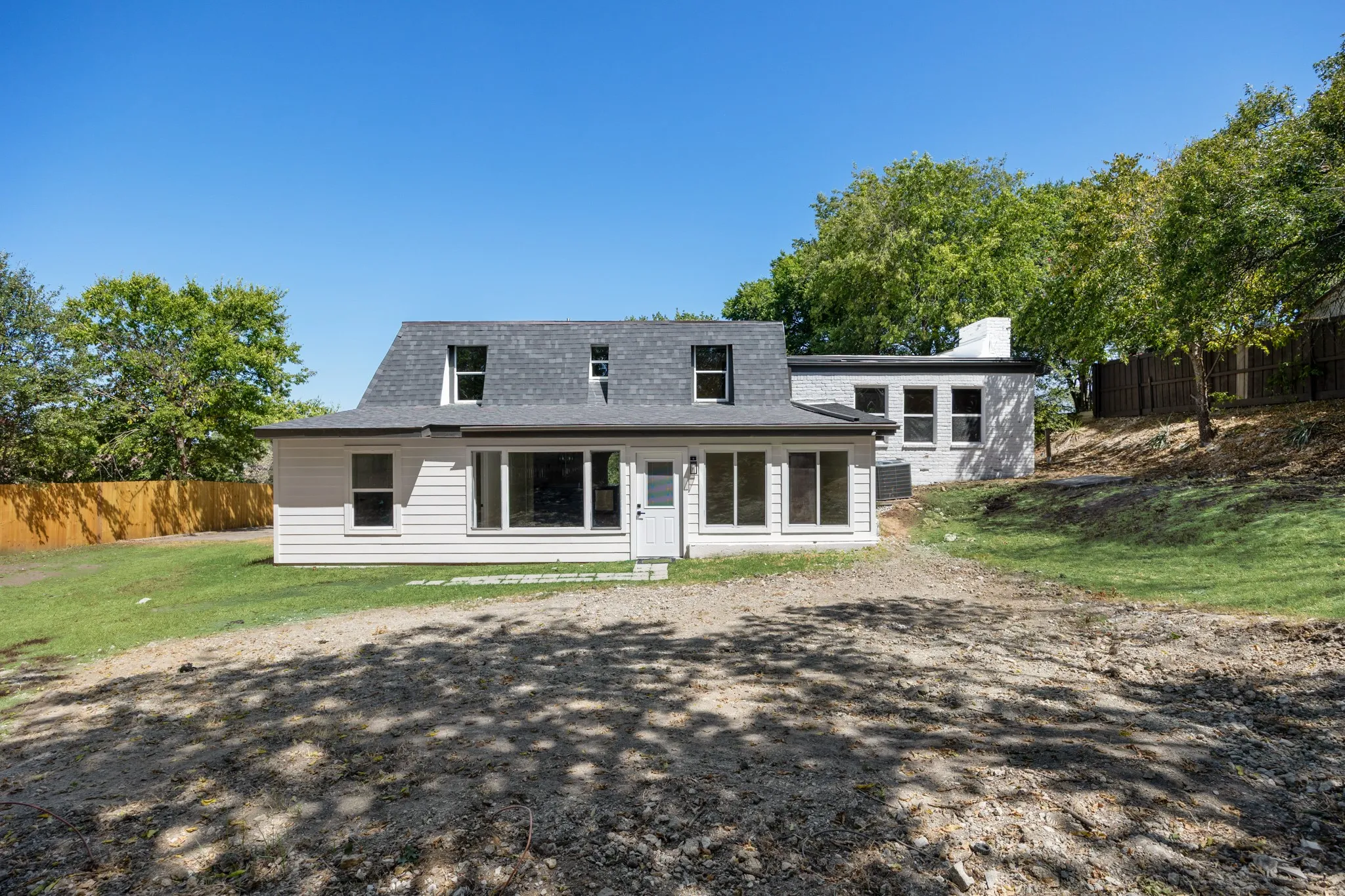 Single Family Residence For Sale in Tarrant County , 7725 Trailridge Drive, Fort Worth, Texas 76179, 4 Bedroom, 3 Bathroom, Garage spaces, 3,238 Sqft, built in 1983, mls#21361506, Real Estate Agent in Fort Worth, Homes For Sale in Tarrant county, Homes For Sale in Fort Worth, Realtor in Fort Worth Texas, Real Estate Brokerage Independent Realty Texas, Luminita Cordes Realtor