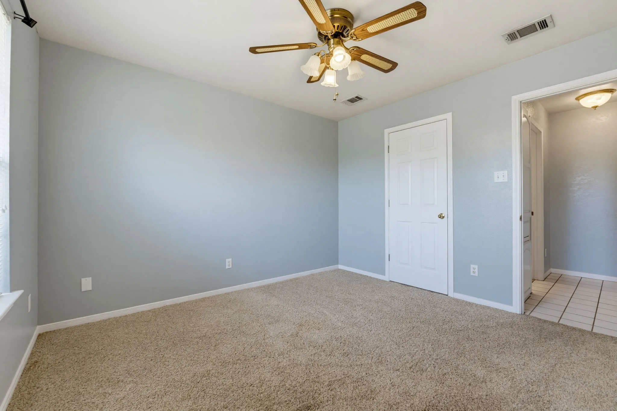 Single Family Residence For Sale in Lampasas County , 148 Sunflower, Lampasas, Texas 76550, 3 Bedroom, 2 Bathroom, 2 Garage spaces, 1,660 Sqft, built in 1996, mls#21361621, Real Estate Agent in Lampasas, Homes For Sale in Lampasas county, Homes For Sale in Lampasas, Realtor in Lampasas Texas, Real Estate Brokerage Independent Realty Texas, Luminita Cordes Realtor