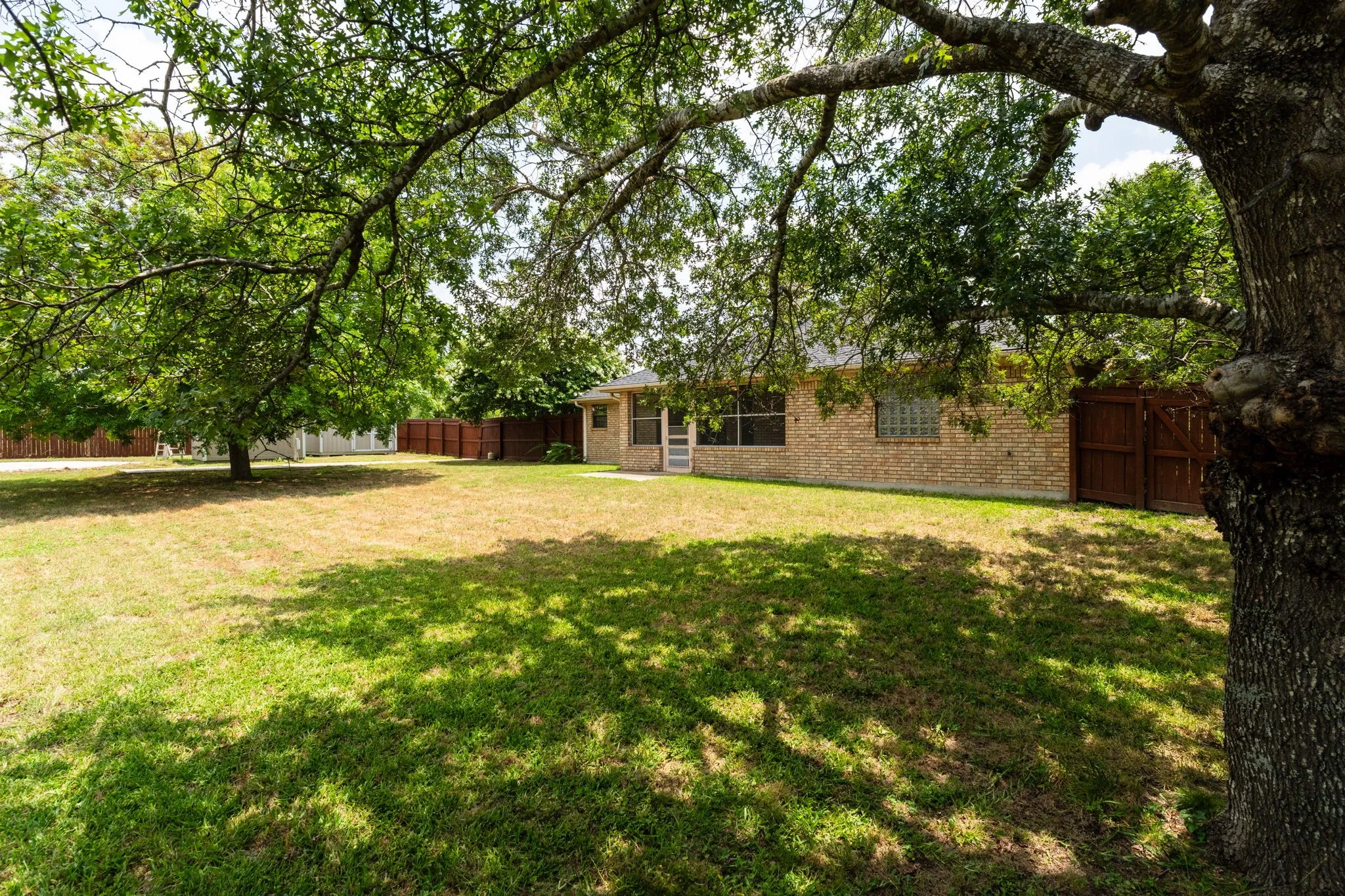 Single Family Residence For Sale in Lampasas County , 148 Sunflower, Lampasas, Texas 76550, 3 Bedroom, 2 Bathroom, 2 Garage spaces, 1,660 Sqft, built in 1996, mls#21361621, Real Estate Agent in Lampasas, Homes For Sale in Lampasas county, Homes For Sale in Lampasas, Realtor in Lampasas Texas, Real Estate Brokerage Independent Realty Texas, Luminita Cordes Realtor