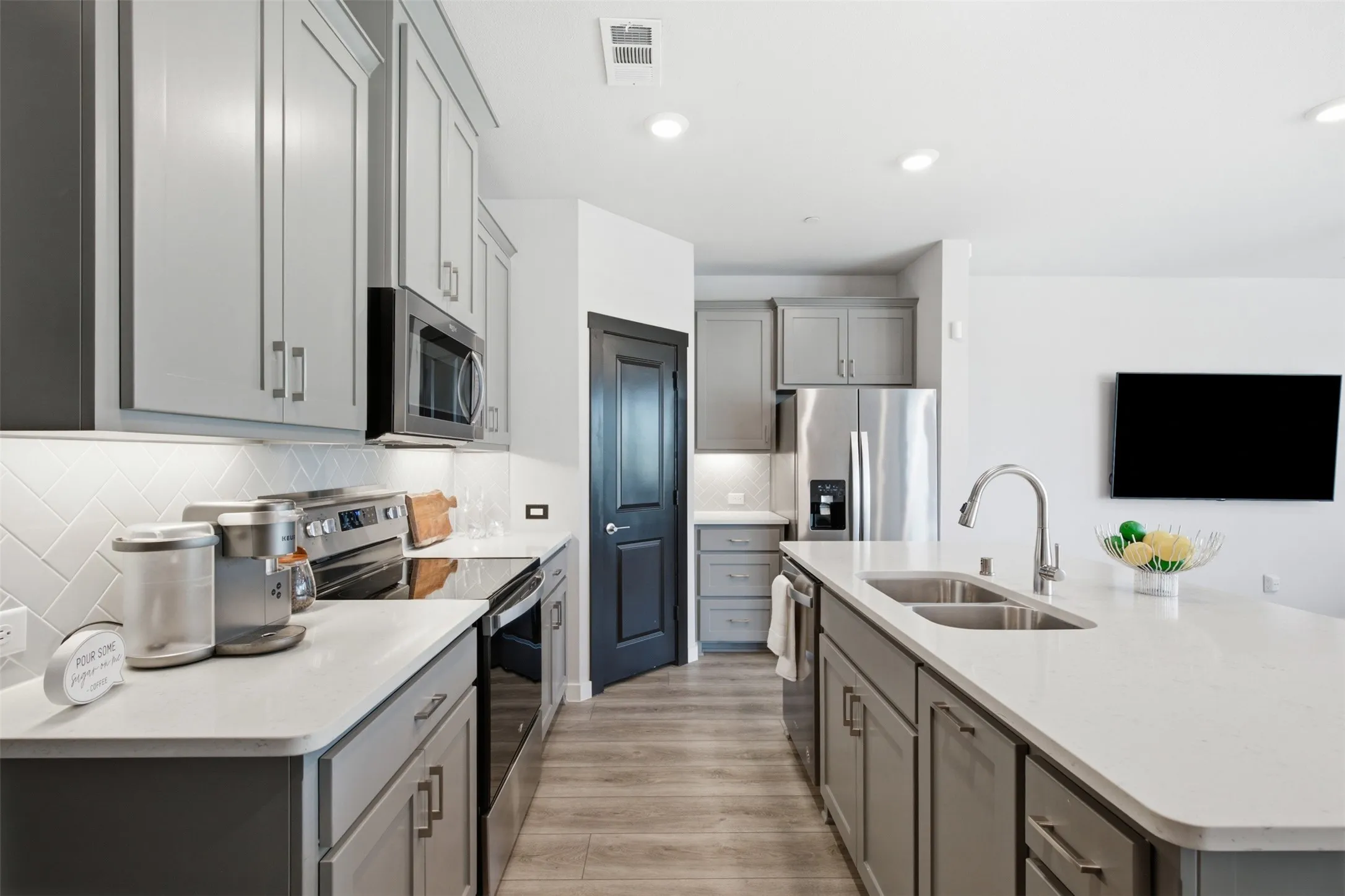 Townhouse For Sale in Denton County , 3721 Pine Leaf Lane, Prosper, Texas 75078, 2 Bedroom, 3 Bathroom, 2 Garage spaces, 1,466 Sqft, built in 2020, mls#21359041, Real Estate Agent in Prosper, Homes For Sale in Denton county, Homes For Sale in Prosper, Realtor in Prosper Texas, Real Estate Brokerage Independent Realty Texas, Luminita Cordes Realtor