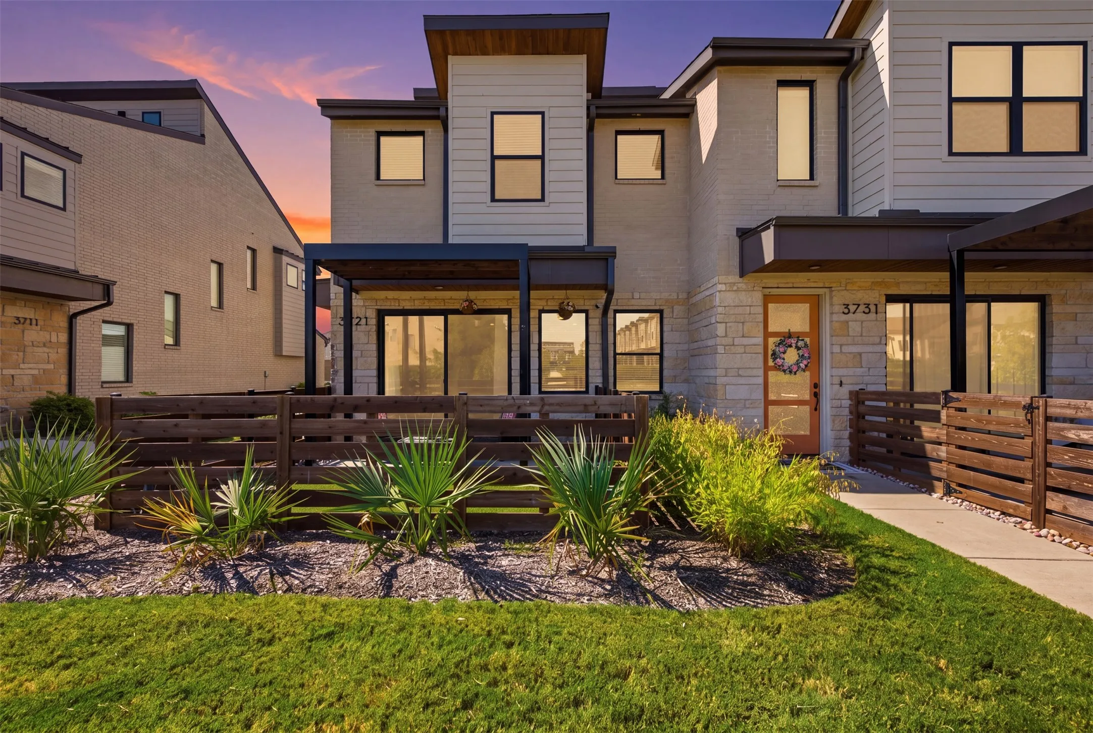 Townhouse For Sale in Denton County , 3721 Pine Leaf Lane, Prosper, Texas 75078, 2 Bedroom, 3 Bathroom, 2 Garage spaces, 1,466 Sqft, built in 2020, mls#21359041, Real Estate Agent in Prosper, Homes For Sale in Denton county, Homes For Sale in Prosper, Realtor in Prosper Texas, Real Estate Brokerage Independent Realty Texas, Luminita Cordes Realtor