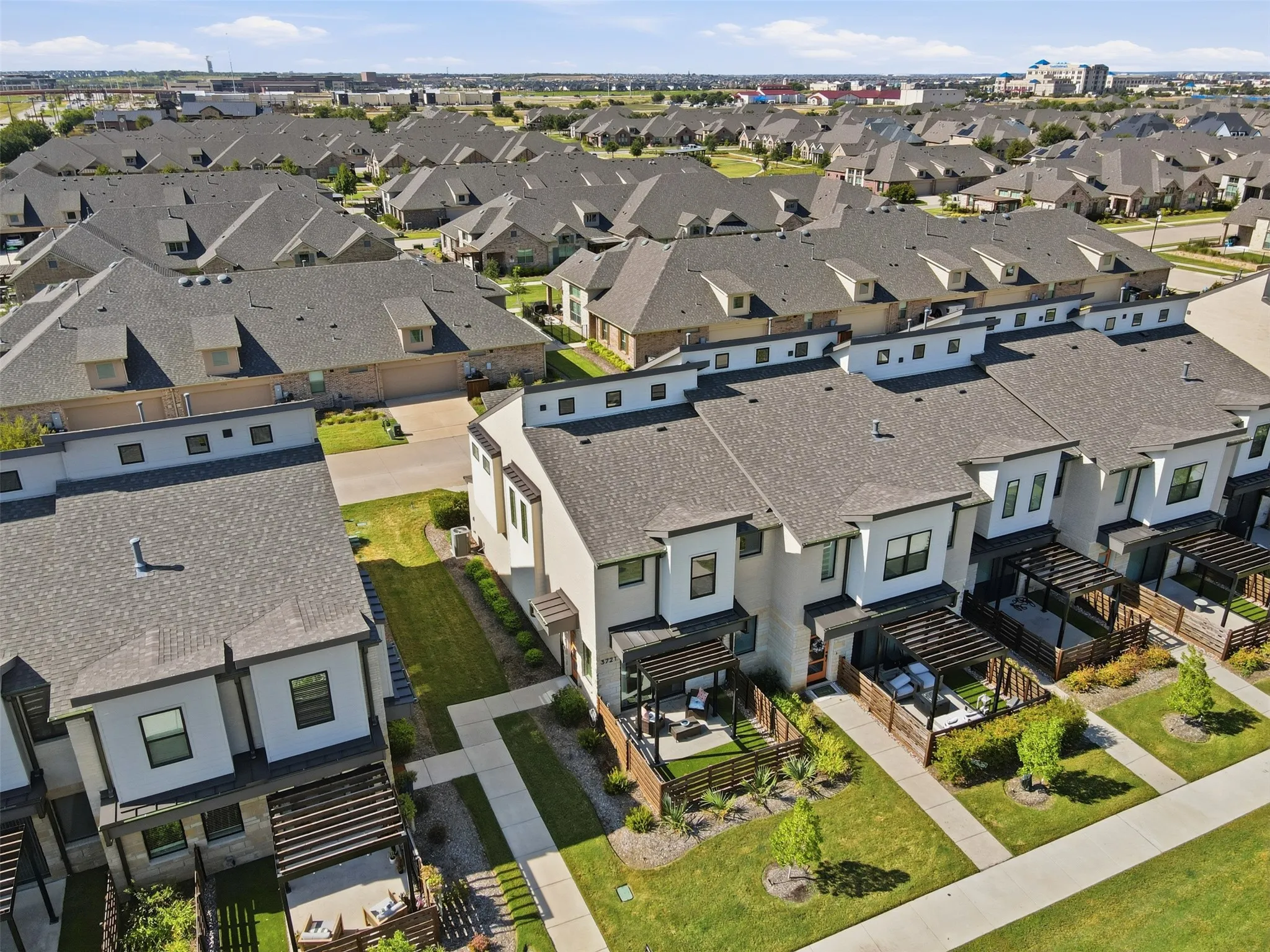 Townhouse For Sale in Denton County , 3721 Pine Leaf Lane, Prosper, Texas 75078, 2 Bedroom, 3 Bathroom, 2 Garage spaces, 1,466 Sqft, built in 2020, mls#21359041, Real Estate Agent in Prosper, Homes For Sale in Denton county, Homes For Sale in Prosper, Realtor in Prosper Texas, Real Estate Brokerage Independent Realty Texas, Luminita Cordes Realtor