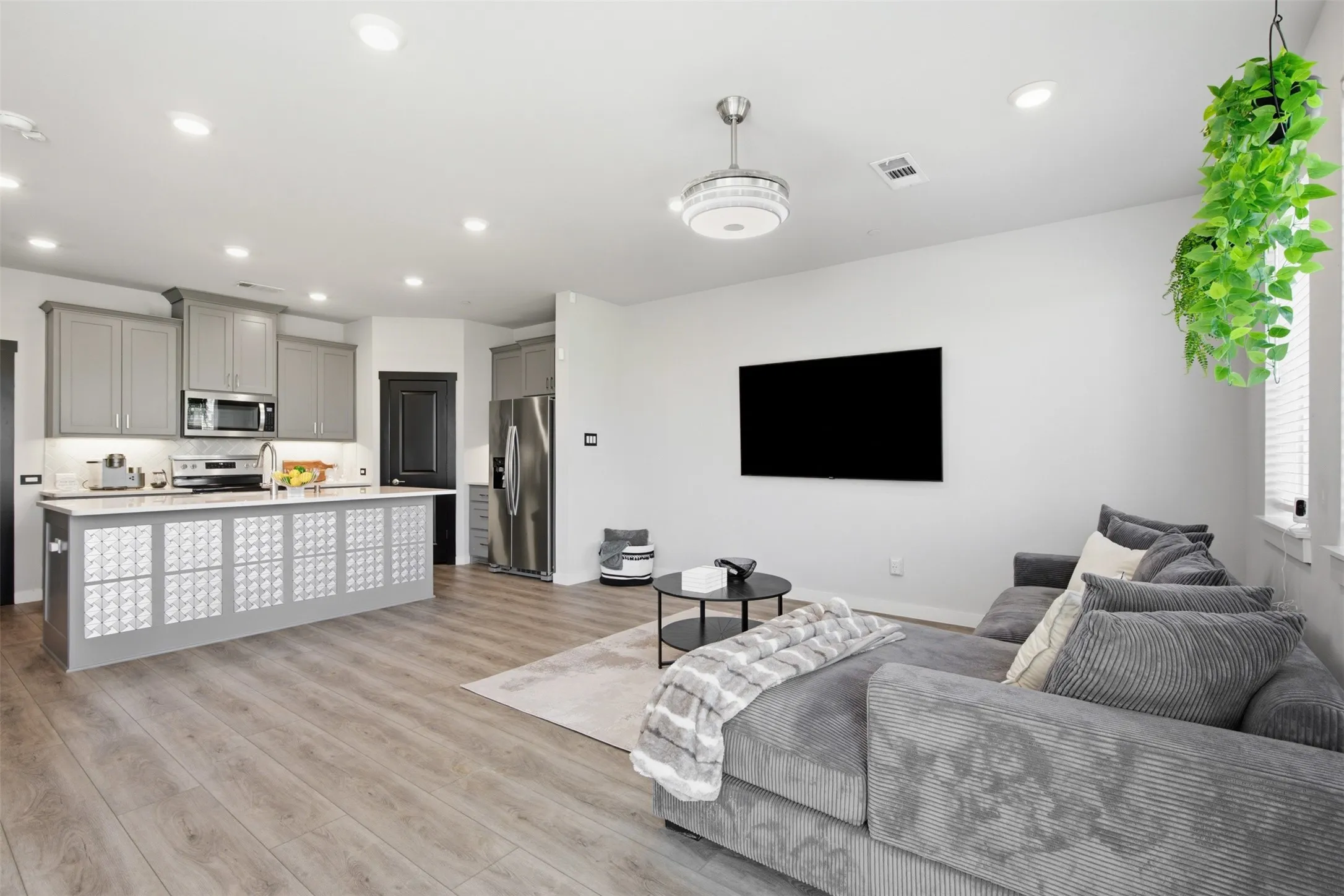 Townhouse For Sale in Denton County , 3721 Pine Leaf Lane, Prosper, Texas 75078, 2 Bedroom, 3 Bathroom, 2 Garage spaces, 1,466 Sqft, built in 2020, mls#21359041, Real Estate Agent in Prosper, Homes For Sale in Denton county, Homes For Sale in Prosper, Realtor in Prosper Texas, Real Estate Brokerage Independent Realty Texas, Luminita Cordes Realtor