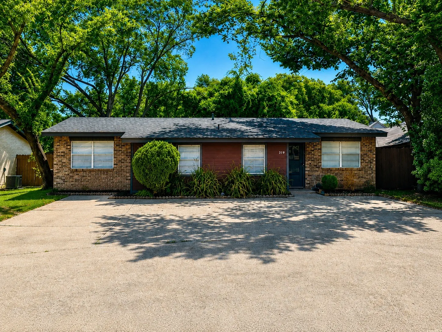 Duplex For Sale in Tarrant County , 317 Elliott Street, Arlington, Texas 76013, 4 Bedroom, 2 Bathroom, Garage spaces, 0 Sqft, built in 1969, Price $275,000, mls#21356264, Real Estate Agent in Arlington, Homes For Sale in Tarrant county, Homes For Sale in Arlington, Realtor in Arlington Texas, Real Estate Brokerage Independent Realty Texas, Luminita Cordes Realtor