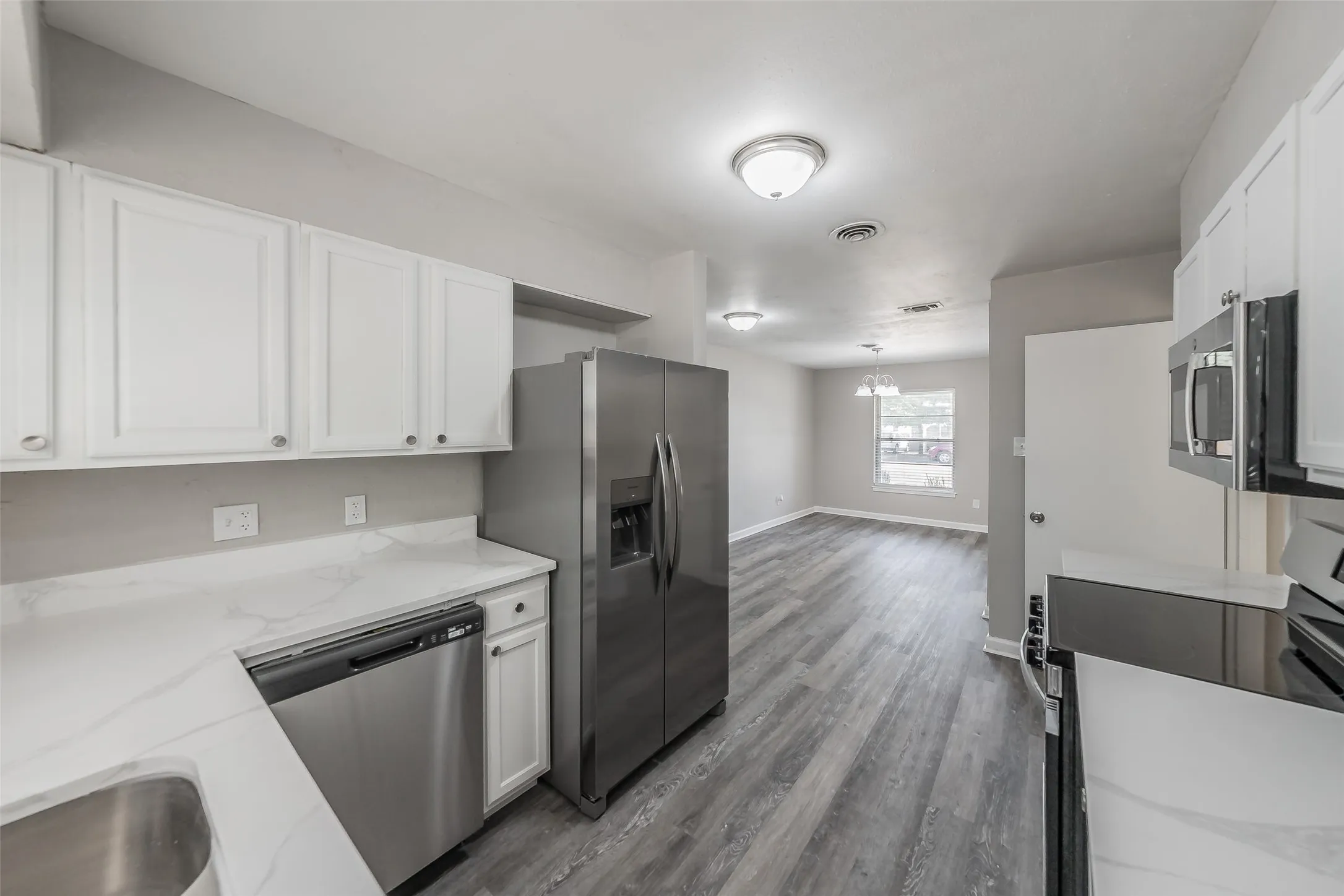 Single Family Residence For Sale in Tarrant County , 5008 Rector Avenue, Fort Worth, Texas 76133, 3 Bedroom, 2 Bathroom, 1 Garage spaces, 1,740 Sqft, built in 1955, mls#21361367, Real Estate Agent in Fort Worth, Homes For Sale in Tarrant county, Homes For Sale in Fort Worth, Realtor in Fort Worth Texas, Real Estate Brokerage Independent Realty Texas, Luminita Cordes Realtor