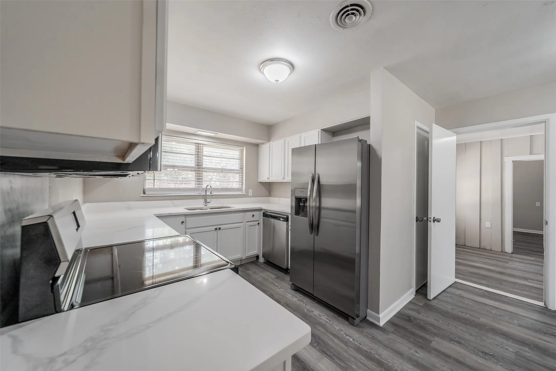 Single Family Residence For Sale in Tarrant County , 5008 Rector Avenue, Fort Worth, Texas 76133, 3 Bedroom, 2 Bathroom, 1 Garage spaces, 1,740 Sqft, built in 1955, mls#21361367, Real Estate Agent in Fort Worth, Homes For Sale in Tarrant county, Homes For Sale in Fort Worth, Realtor in Fort Worth Texas, Real Estate Brokerage Independent Realty Texas, Luminita Cordes Realtor