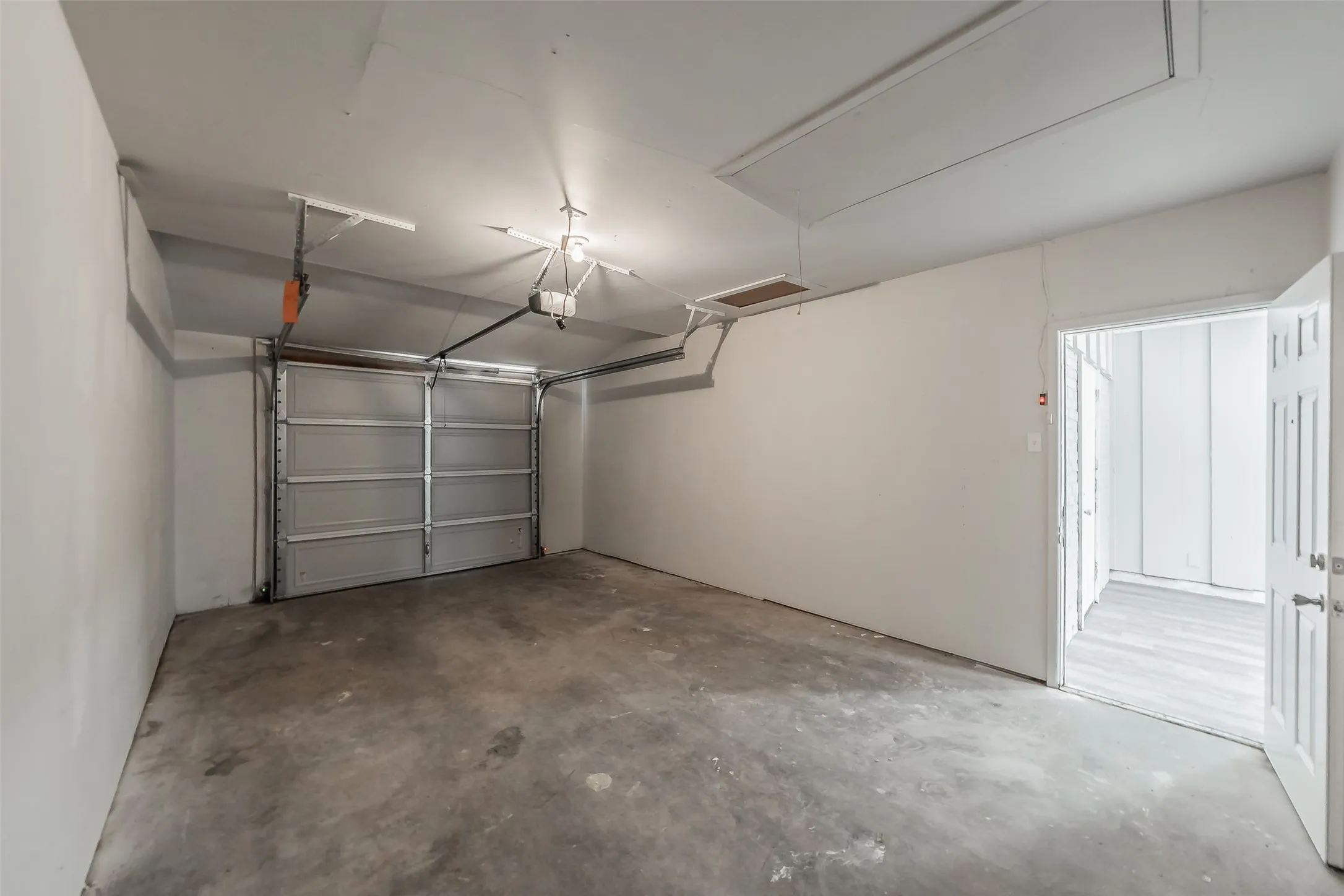 Single Family Residence For Sale in Tarrant County , 5008 Rector Avenue, Fort Worth, Texas 76133, 3 Bedroom, 2 Bathroom, 1 Garage spaces, 1,740 Sqft, built in 1955, mls#21361367, Real Estate Agent in Fort Worth, Homes For Sale in Tarrant county, Homes For Sale in Fort Worth, Realtor in Fort Worth Texas, Real Estate Brokerage Independent Realty Texas, Luminita Cordes Realtor