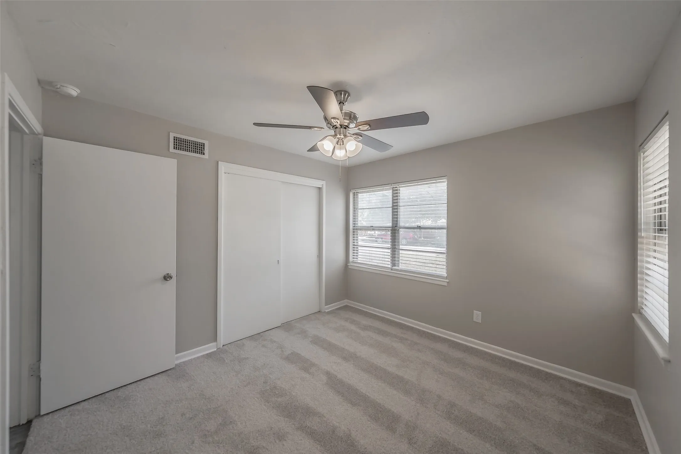 Single Family Residence For Sale in Tarrant County , 5008 Rector Avenue, Fort Worth, Texas 76133, 3 Bedroom, 2 Bathroom, 1 Garage spaces, 1,740 Sqft, built in 1955, mls#21361367, Real Estate Agent in Fort Worth, Homes For Sale in Tarrant county, Homes For Sale in Fort Worth, Realtor in Fort Worth Texas, Real Estate Brokerage Independent Realty Texas, Luminita Cordes Realtor