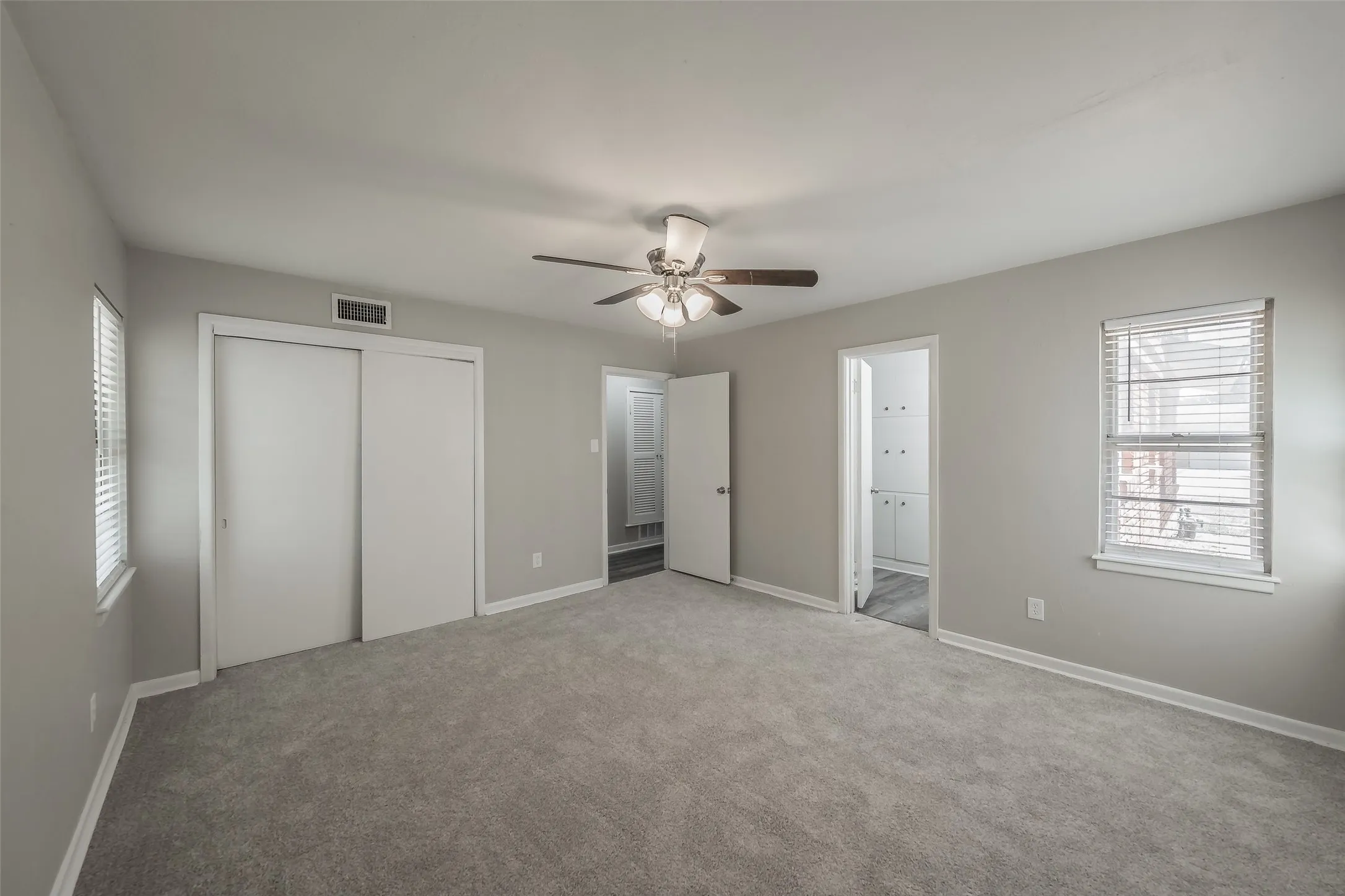 Single Family Residence For Sale in Tarrant County , 5008 Rector Avenue, Fort Worth, Texas 76133, 3 Bedroom, 2 Bathroom, 1 Garage spaces, 1,740 Sqft, built in 1955, mls#21361367, Real Estate Agent in Fort Worth, Homes For Sale in Tarrant county, Homes For Sale in Fort Worth, Realtor in Fort Worth Texas, Real Estate Brokerage Independent Realty Texas, Luminita Cordes Realtor