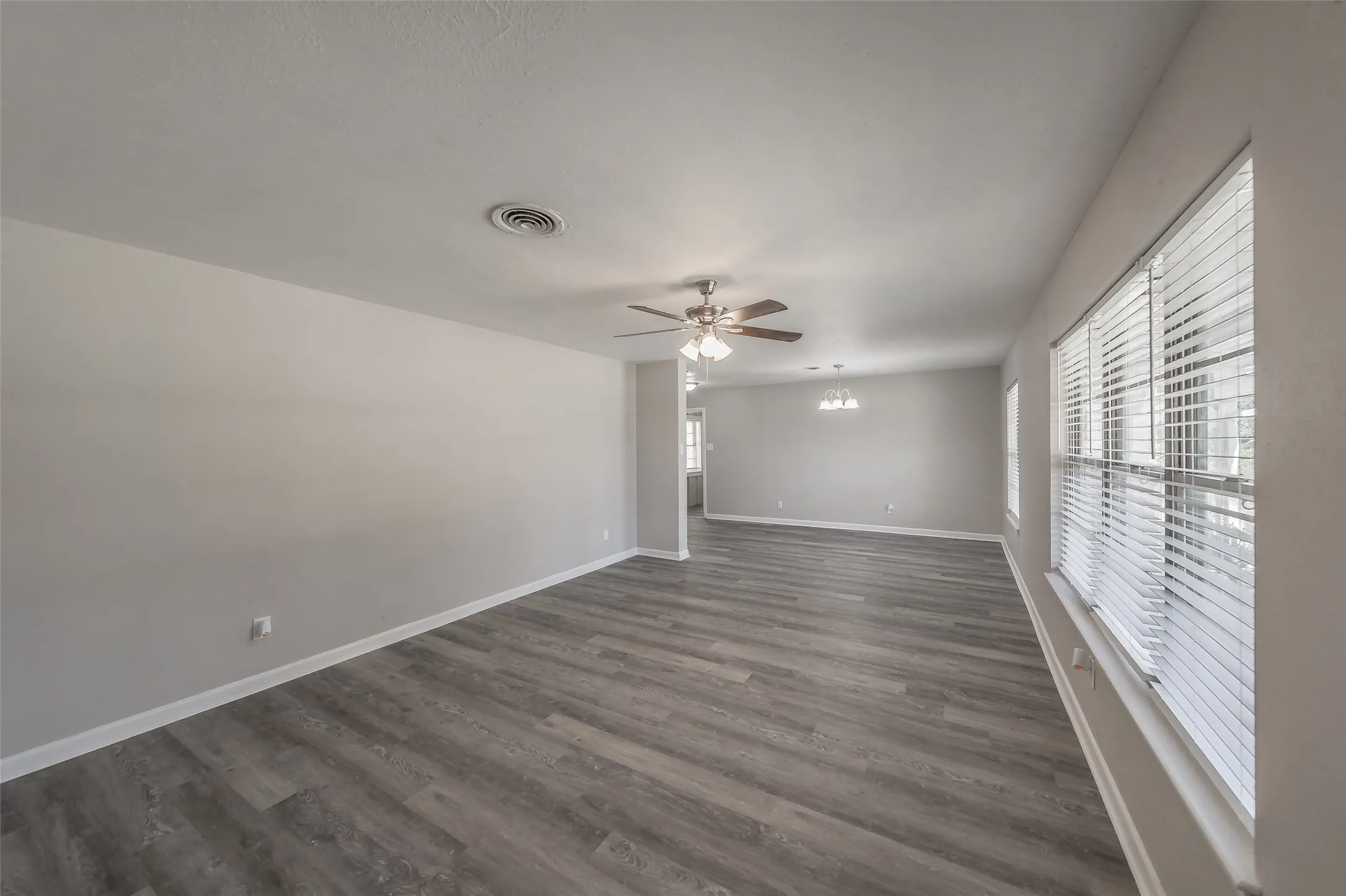 Single Family Residence For Sale in Tarrant County , 5008 Rector Avenue, Fort Worth, Texas 76133, 3 Bedroom, 2 Bathroom, 1 Garage spaces, 1,740 Sqft, built in 1955, mls#21361367, Real Estate Agent in Fort Worth, Homes For Sale in Tarrant county, Homes For Sale in Fort Worth, Realtor in Fort Worth Texas, Real Estate Brokerage Independent Realty Texas, Luminita Cordes Realtor