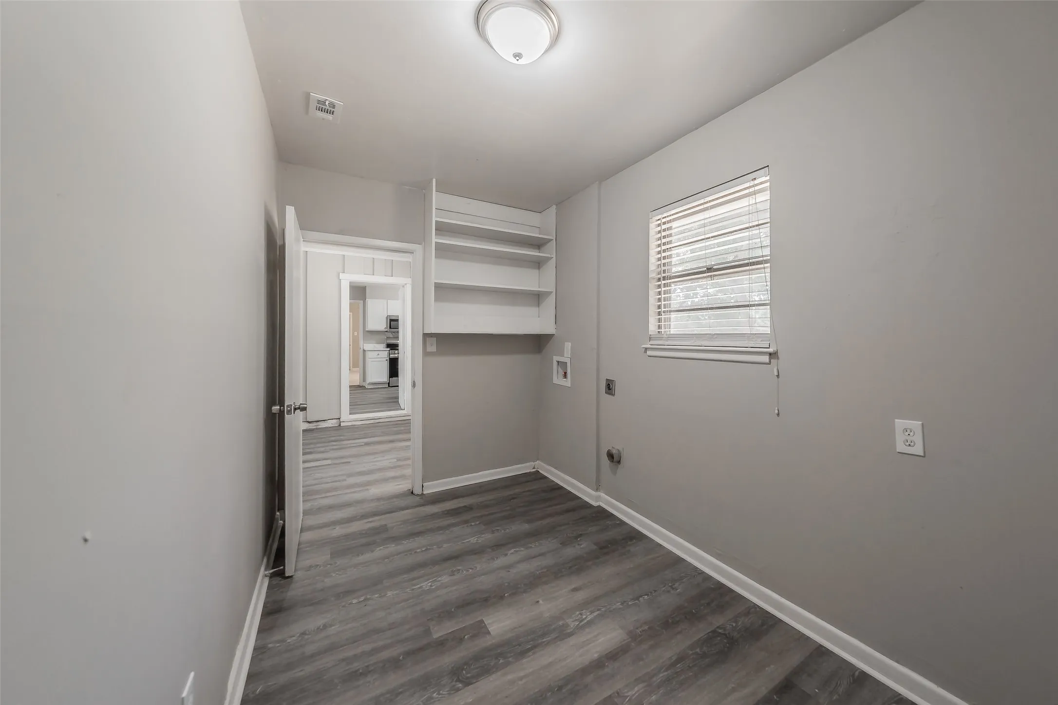 Single Family Residence For Sale in Tarrant County , 5008 Rector Avenue, Fort Worth, Texas 76133, 3 Bedroom, 2 Bathroom, 1 Garage spaces, 1,740 Sqft, built in 1955, mls#21361367, Real Estate Agent in Fort Worth, Homes For Sale in Tarrant county, Homes For Sale in Fort Worth, Realtor in Fort Worth Texas, Real Estate Brokerage Independent Realty Texas, Luminita Cordes Realtor