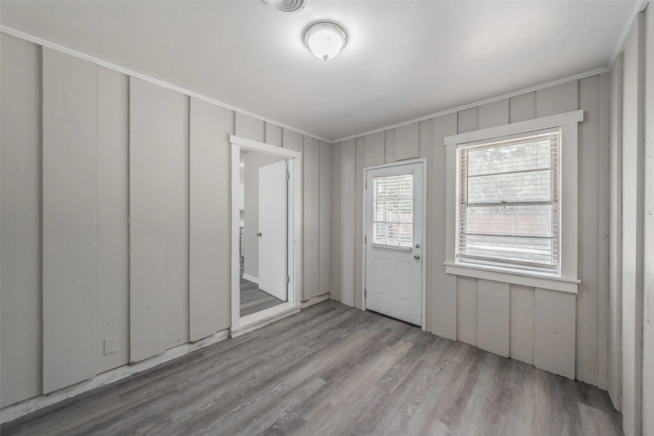 Single Family Residence For Sale in Tarrant County , 5008 Rector Avenue, Fort Worth, Texas 76133, 3 Bedroom, 2 Bathroom, 1 Garage spaces, 1,740 Sqft, built in 1955, mls#21361367, Real Estate Agent in Fort Worth, Homes For Sale in Tarrant county, Homes For Sale in Fort Worth, Realtor in Fort Worth Texas, Real Estate Brokerage Independent Realty Texas, Luminita Cordes Realtor