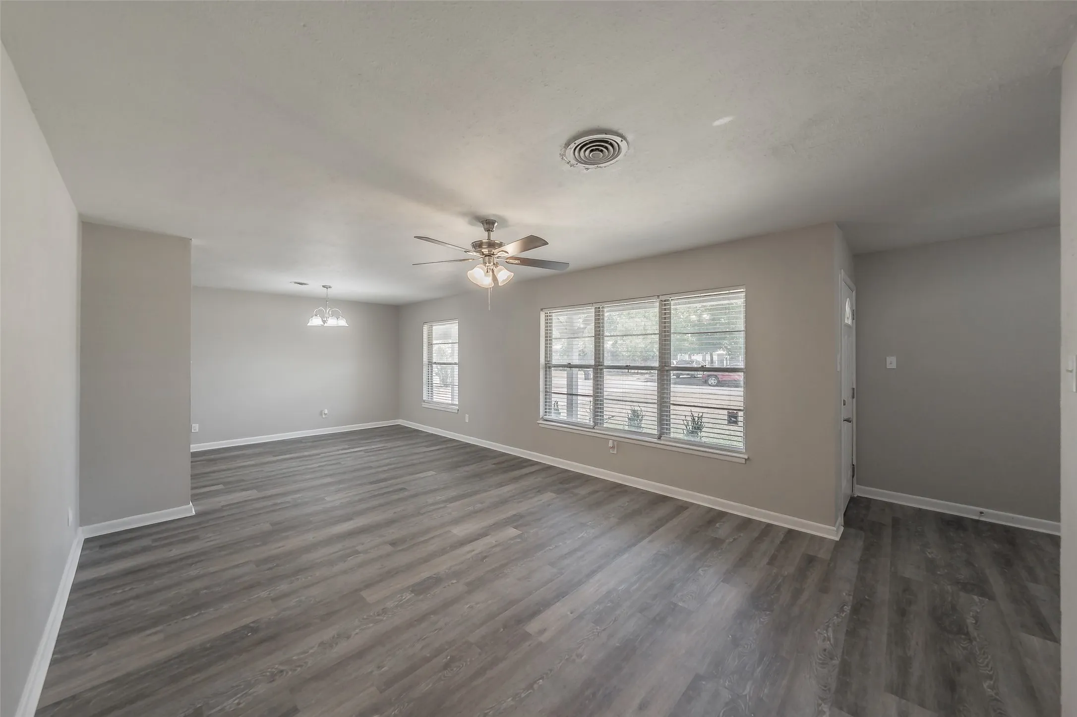 Single Family Residence For Sale in Tarrant County , 5008 Rector Avenue, Fort Worth, Texas 76133, 3 Bedroom, 2 Bathroom, 1 Garage spaces, 1,740 Sqft, built in 1955, mls#21361367, Real Estate Agent in Fort Worth, Homes For Sale in Tarrant county, Homes For Sale in Fort Worth, Realtor in Fort Worth Texas, Real Estate Brokerage Independent Realty Texas, Luminita Cordes Realtor