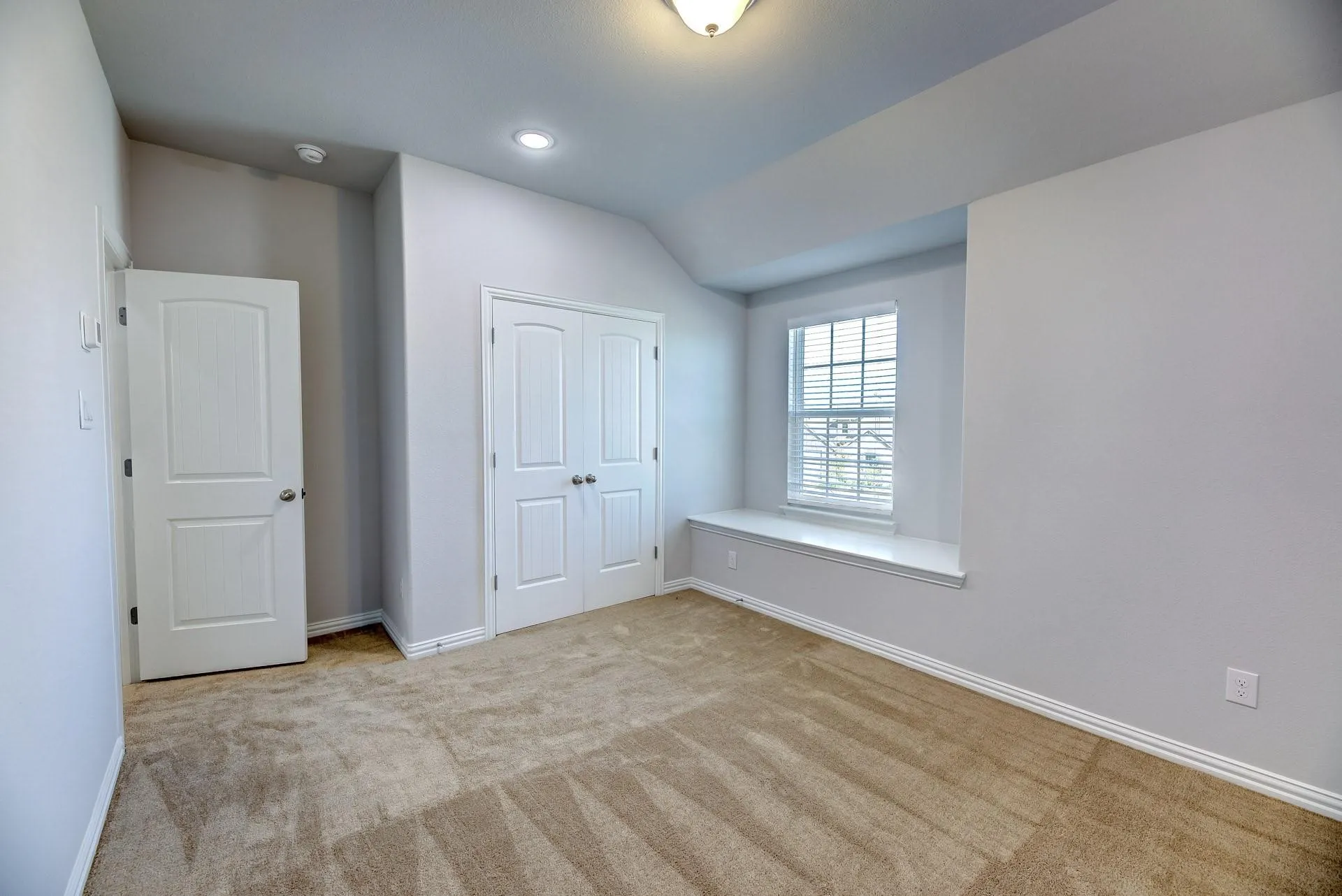 Single Family Residence For Rent in Denton County , 1012 Rosebay Drive, Justin, Texas 76247, 4 Bedroom, 3 Bathroom, 2 Garage spaces, 3,079 Sqft, built in 2022, mls#21361657, Real Estate Agent in Justin, Homes For Rent in Denton county, Homes For Rent in Justin, Realtor in Justin Texas, Real Estate Brokerage Independent Realty Texas, Luminita Cordes Realtor