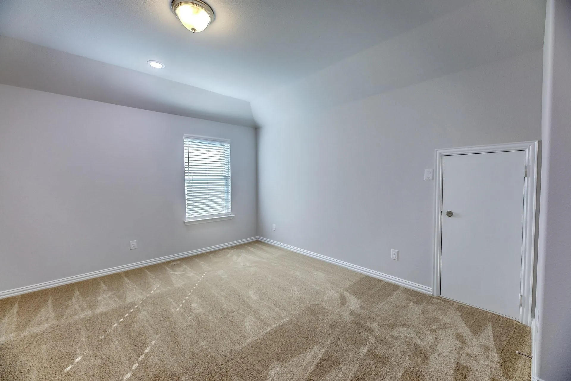 Single Family Residence For Rent in Denton County , 1012 Rosebay Drive, Justin, Texas 76247, 4 Bedroom, 3 Bathroom, 2 Garage spaces, 3,079 Sqft, built in 2022, mls#21361657, Real Estate Agent in Justin, Homes For Rent in Denton county, Homes For Rent in Justin, Realtor in Justin Texas, Real Estate Brokerage Independent Realty Texas, Luminita Cordes Realtor