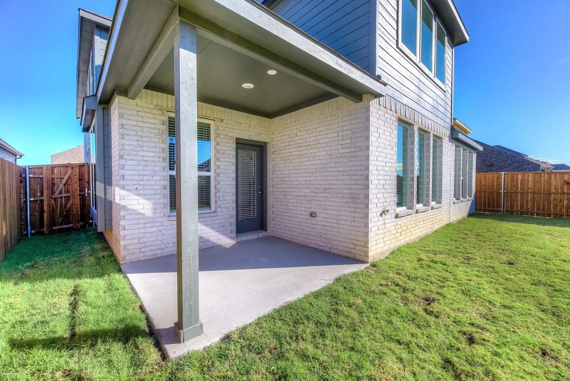 Single Family Residence For Rent in Denton County , 1012 Rosebay Drive, Justin, Texas 76247, 4 Bedroom, 3 Bathroom, 2 Garage spaces, 3,079 Sqft, built in 2022, mls#21361657, Real Estate Agent in Justin, Homes For Rent in Denton county, Homes For Rent in Justin, Realtor in Justin Texas, Real Estate Brokerage Independent Realty Texas, Luminita Cordes Realtor