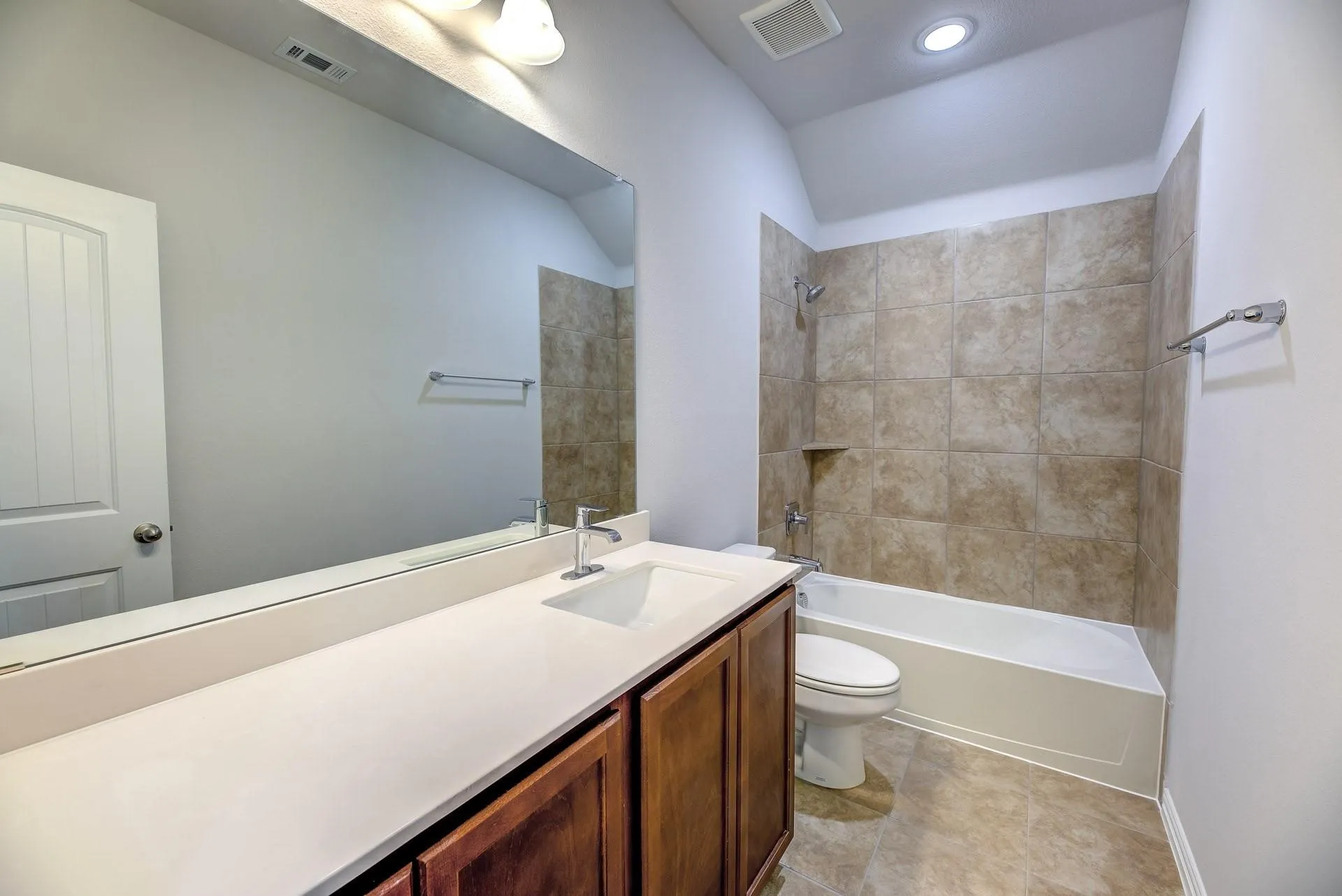 Single Family Residence For Rent in Denton County , 1012 Rosebay Drive, Justin, Texas 76247, 4 Bedroom, 3 Bathroom, 2 Garage spaces, 3,079 Sqft, built in 2022, mls#21361657, Real Estate Agent in Justin, Homes For Rent in Denton county, Homes For Rent in Justin, Realtor in Justin Texas, Real Estate Brokerage Independent Realty Texas, Luminita Cordes Realtor