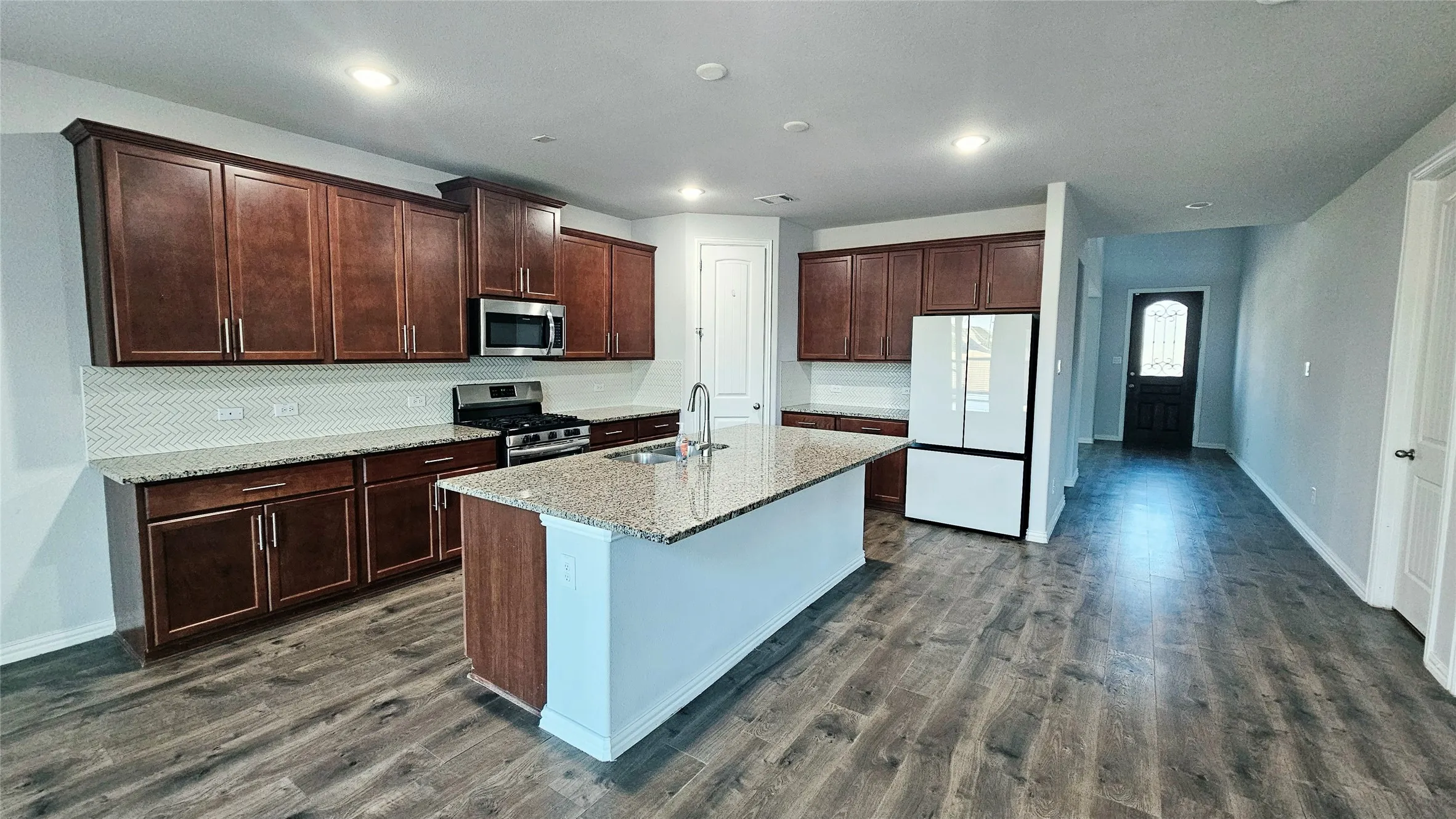 Single Family Residence For Rent in Denton County , 1012 Rosebay Drive, Justin, Texas 76247, 4 Bedroom, 3 Bathroom, 2 Garage spaces, 3,079 Sqft, built in 2022, mls#21361657, Real Estate Agent in Justin, Homes For Rent in Denton county, Homes For Rent in Justin, Realtor in Justin Texas, Real Estate Brokerage Independent Realty Texas, Luminita Cordes Realtor