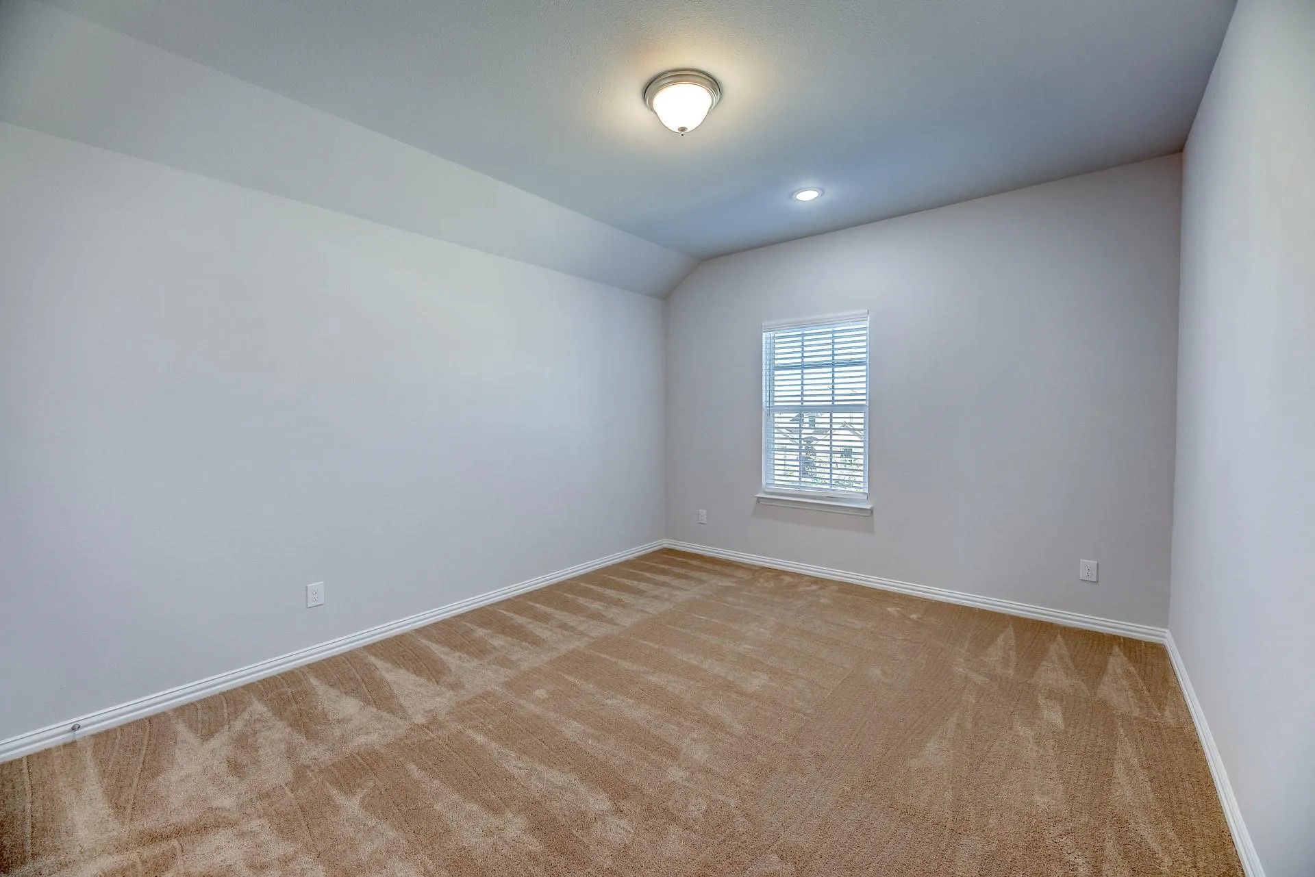 Single Family Residence For Rent in Denton County , 1012 Rosebay Drive, Justin, Texas 76247, 4 Bedroom, 3 Bathroom, 2 Garage spaces, 3,079 Sqft, built in 2022, mls#21361657, Real Estate Agent in Justin, Homes For Rent in Denton county, Homes For Rent in Justin, Realtor in Justin Texas, Real Estate Brokerage Independent Realty Texas, Luminita Cordes Realtor
