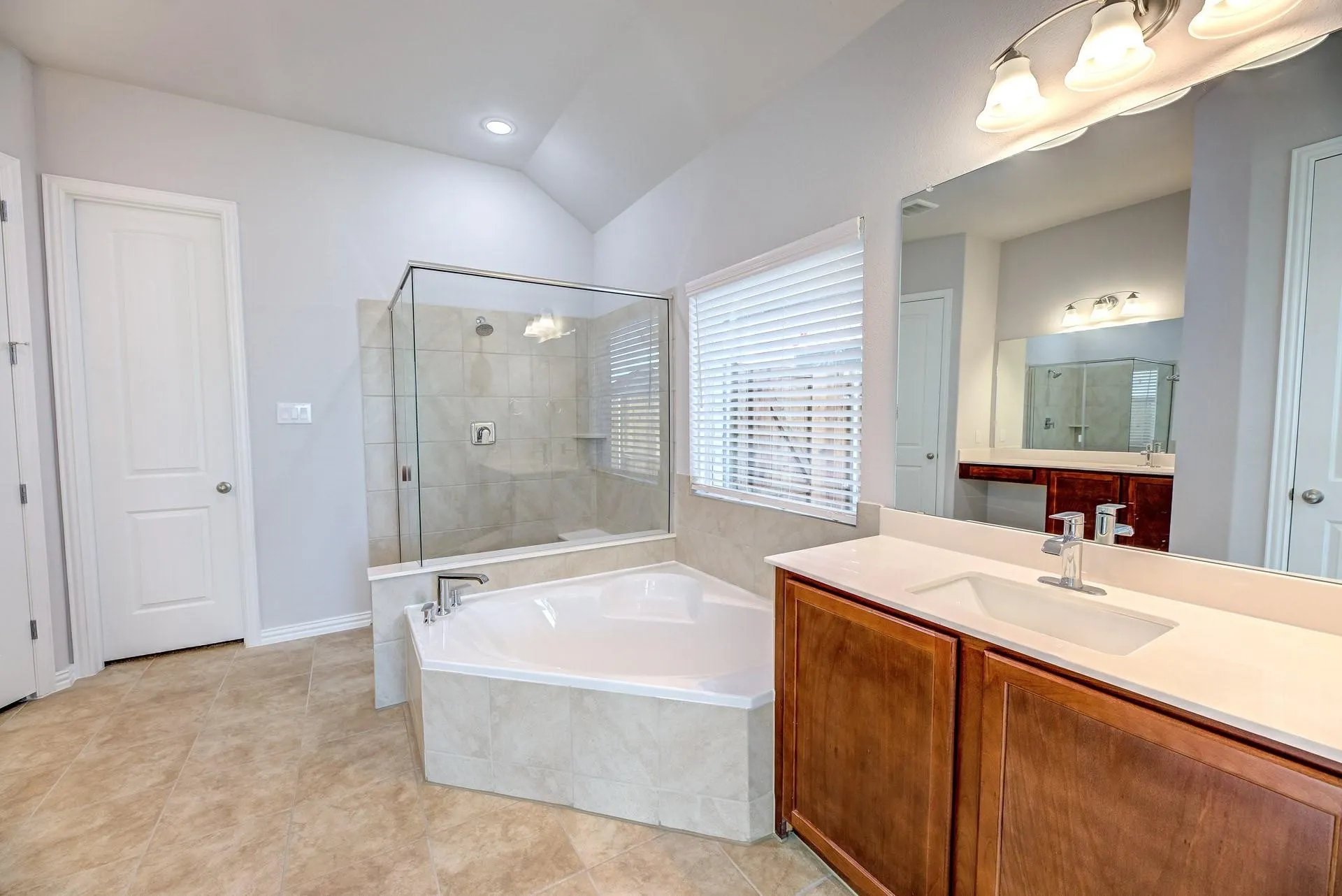 Single Family Residence For Rent in Denton County , 1012 Rosebay Drive, Justin, Texas 76247, 4 Bedroom, 3 Bathroom, 2 Garage spaces, 3,079 Sqft, built in 2022, mls#21361657, Real Estate Agent in Justin, Homes For Rent in Denton county, Homes For Rent in Justin, Realtor in Justin Texas, Real Estate Brokerage Independent Realty Texas, Luminita Cordes Realtor