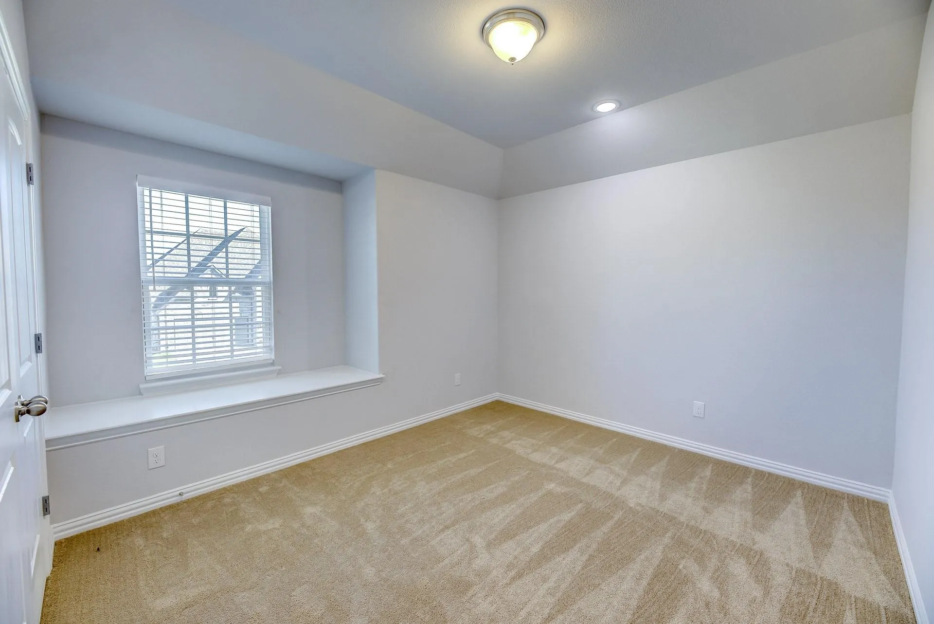 Single Family Residence For Rent in Denton County , 1012 Rosebay Drive, Justin, Texas 76247, 4 Bedroom, 3 Bathroom, 2 Garage spaces, 3,079 Sqft, built in 2022, mls#21361657, Real Estate Agent in Justin, Homes For Rent in Denton county, Homes For Rent in Justin, Realtor in Justin Texas, Real Estate Brokerage Independent Realty Texas, Luminita Cordes Realtor