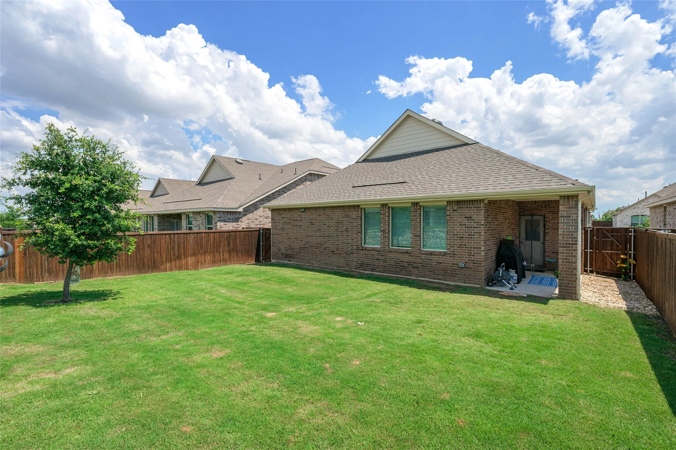 Single Family Residence For Sale in Denton County , 5829 Pensby Drive, Celina, Texas 76227, 4 Bedroom, 2 Bathroom, 2 Garage spaces, 2,016 Sqft, built in 2020, mls#21361597, Real Estate Agent in Celina, Homes For Sale in Denton county, Homes For Sale in Celina, Realtor in Celina Texas, Real Estate Brokerage Independent Realty Texas, Luminita Cordes Realtor