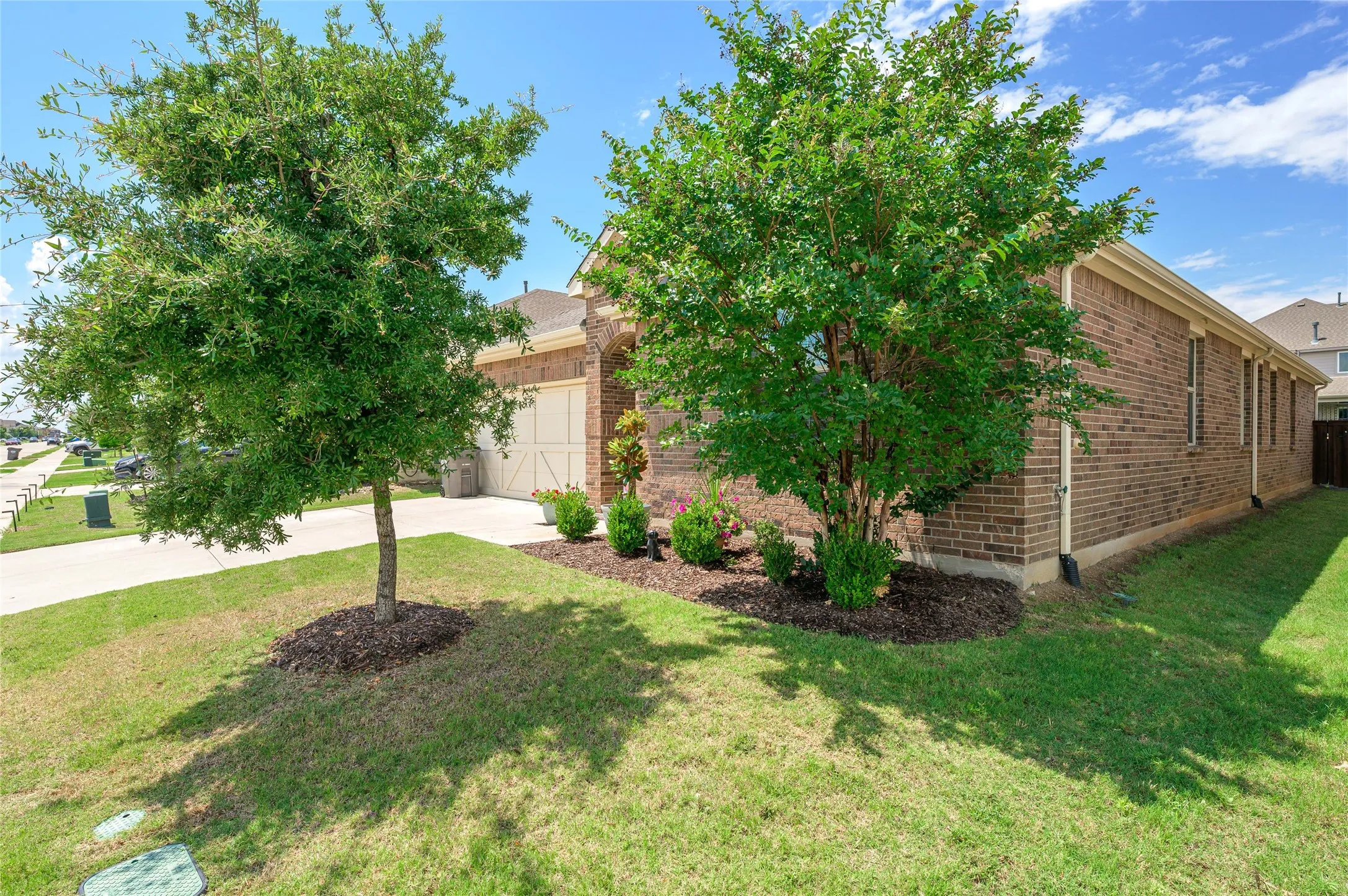Single Family Residence For Sale in Denton County , 5829 Pensby Drive, Celina, Texas 76227, 4 Bedroom, 2 Bathroom, 2 Garage spaces, 2,016 Sqft, built in 2020, mls#21361597, Real Estate Agent in Celina, Homes For Sale in Denton county, Homes For Sale in Celina, Realtor in Celina Texas, Real Estate Brokerage Independent Realty Texas, Luminita Cordes Realtor