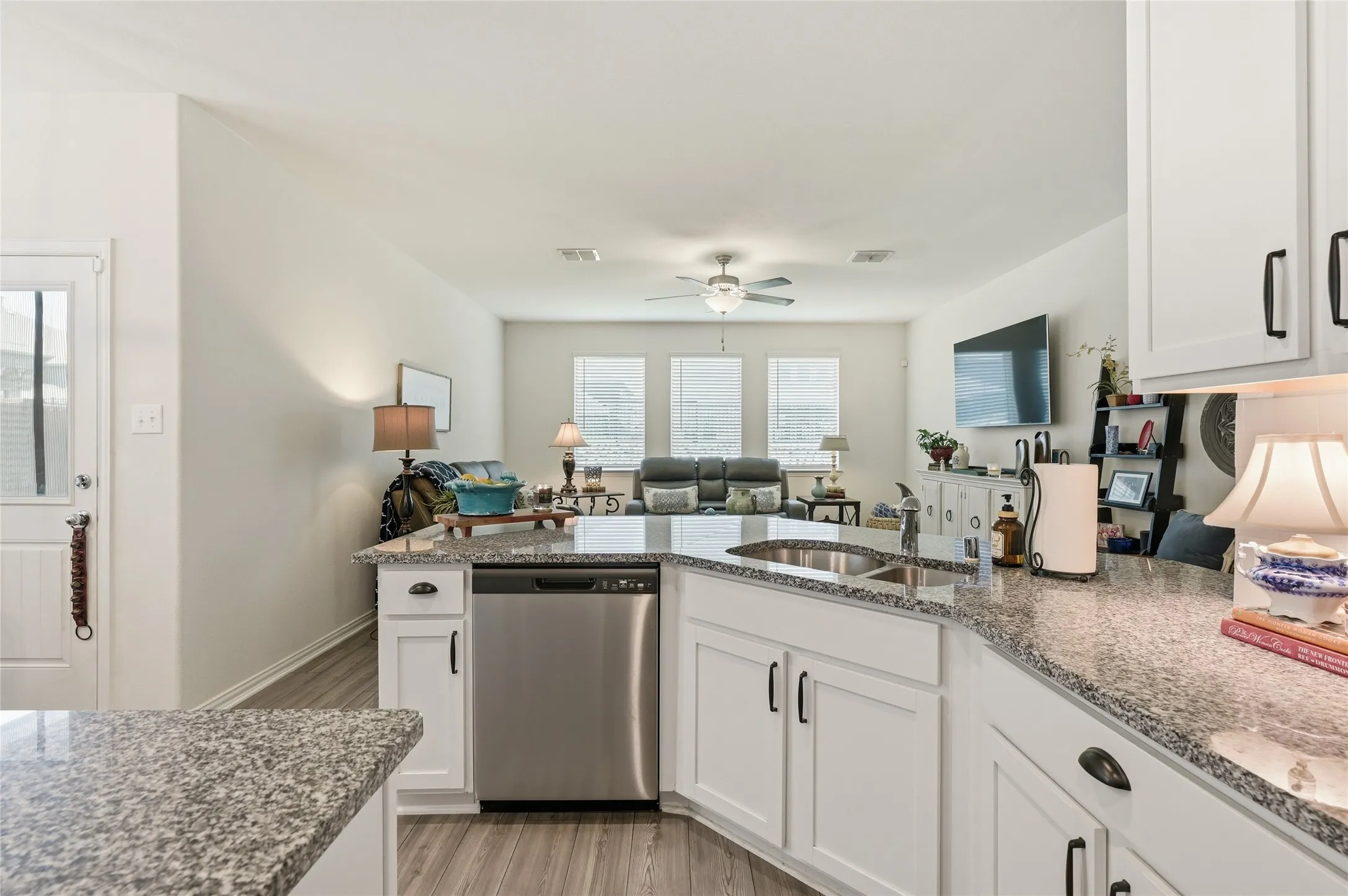 Single Family Residence For Sale in Denton County , 5829 Pensby Drive, Celina, Texas 76227, 4 Bedroom, 2 Bathroom, 2 Garage spaces, 2,016 Sqft, built in 2020, mls#21361597, Real Estate Agent in Celina, Homes For Sale in Denton county, Homes For Sale in Celina, Realtor in Celina Texas, Real Estate Brokerage Independent Realty Texas, Luminita Cordes Realtor