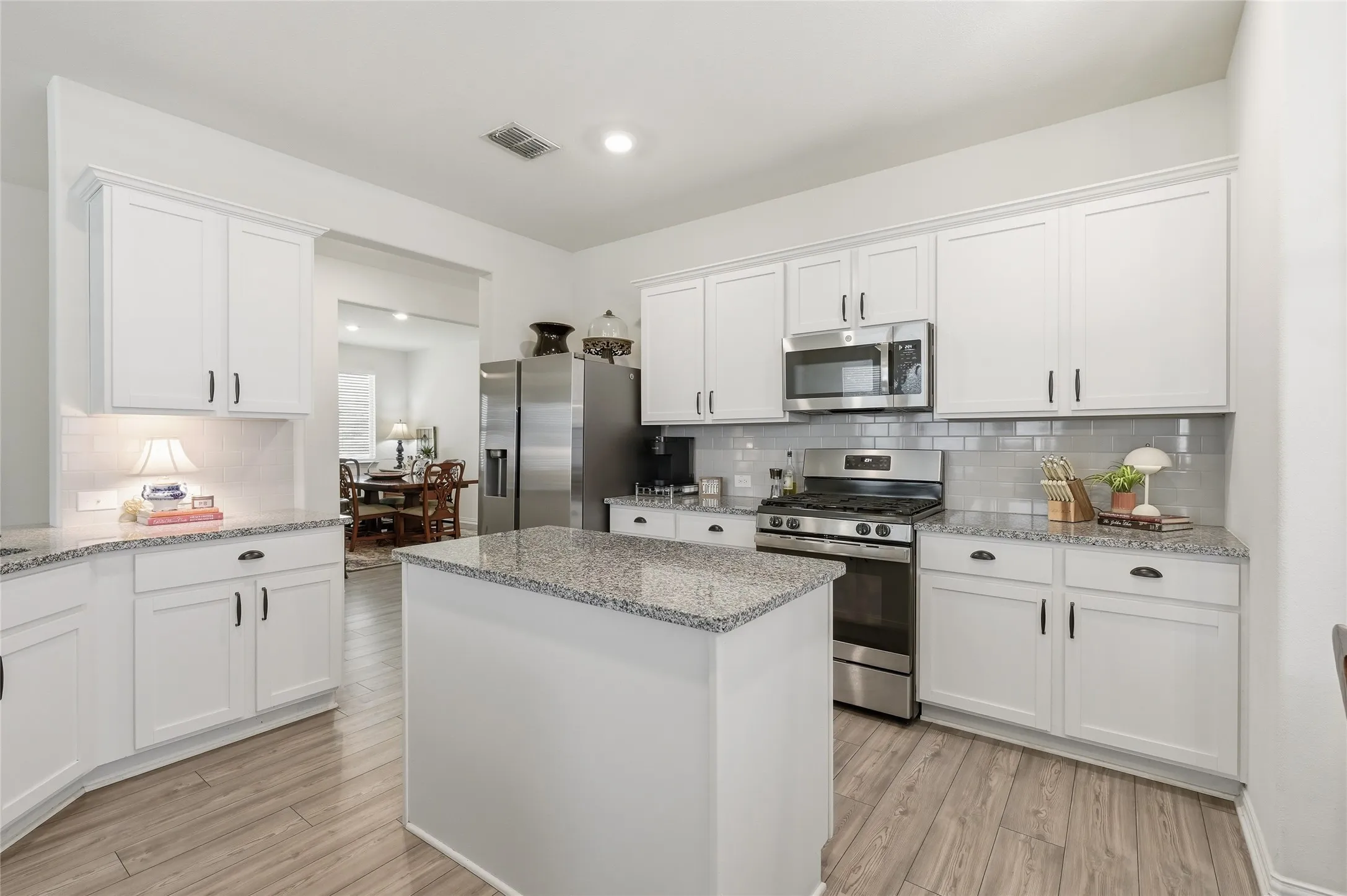 Single Family Residence For Sale in Denton County , 5829 Pensby Drive, Celina, Texas 76227, 4 Bedroom, 2 Bathroom, 2 Garage spaces, 2,016 Sqft, built in 2020, mls#21361597, Real Estate Agent in Celina, Homes For Sale in Denton county, Homes For Sale in Celina, Realtor in Celina Texas, Real Estate Brokerage Independent Realty Texas, Luminita Cordes Realtor