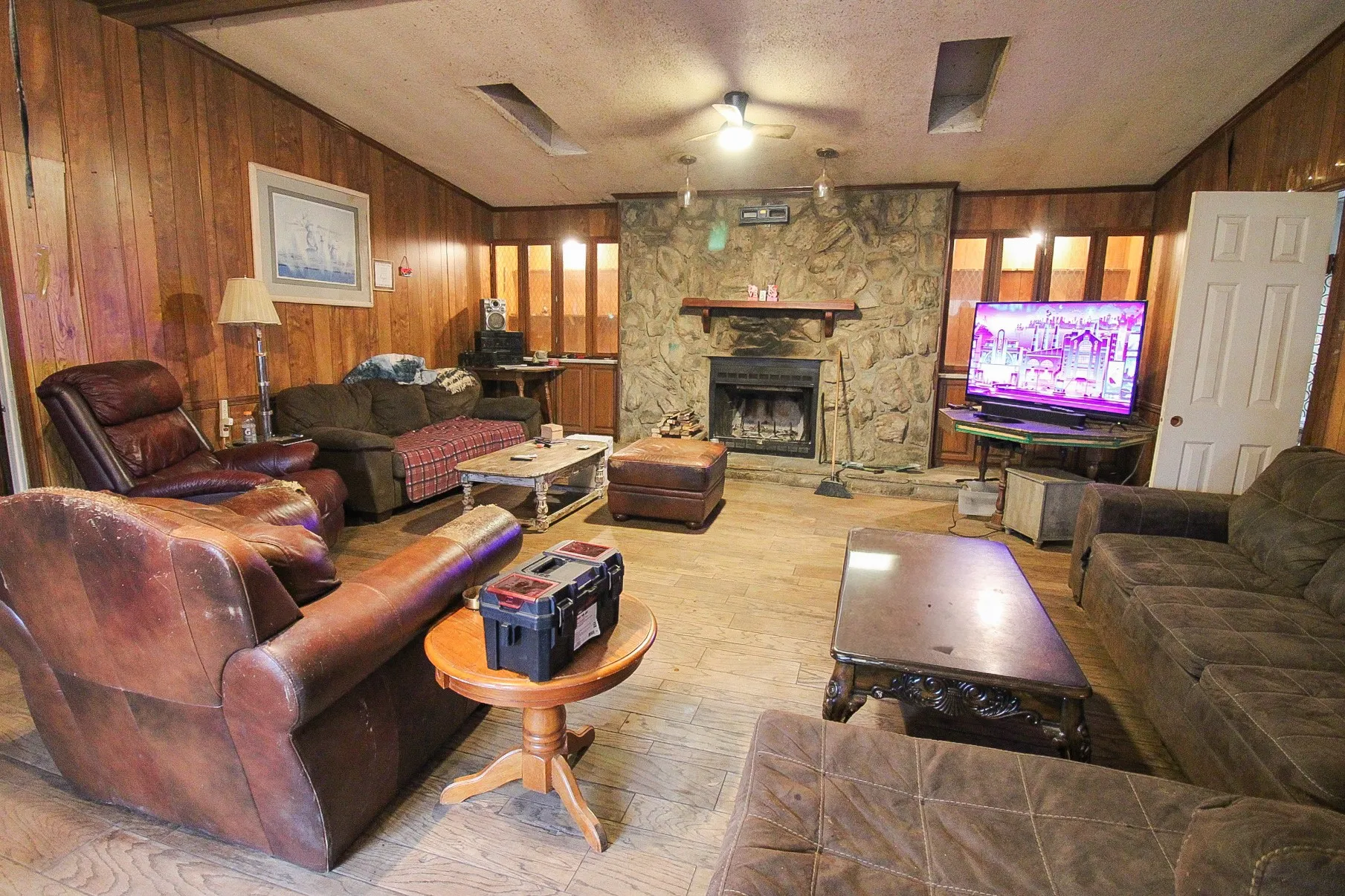 Manufactured Home For Sale in Bowie County , 204 E 9th, Hooks, Texas 75561, 4 Bedroom, 2 Bathroom, Garage spaces, 2,128 Sqft, built in 1992, mls#21361653, Real Estate Agent in Hooks, Homes For Sale in Bowie county, Homes For Sale in Hooks, Realtor in Hooks Texas, Real Estate Brokerage Independent Realty Texas, Luminita Cordes Realtor