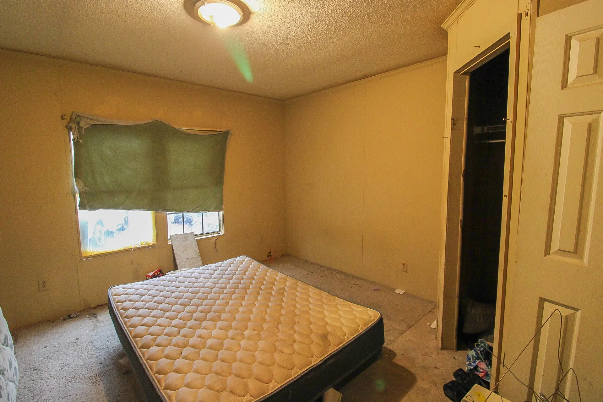 Manufactured Home For Sale in Bowie County , 204 E 9th, Hooks, Texas 75561, 4 Bedroom, 2 Bathroom, Garage spaces, 2,128 Sqft, built in 1992, mls#21361653, Real Estate Agent in Hooks, Homes For Sale in Bowie county, Homes For Sale in Hooks, Realtor in Hooks Texas, Real Estate Brokerage Independent Realty Texas, Luminita Cordes Realtor