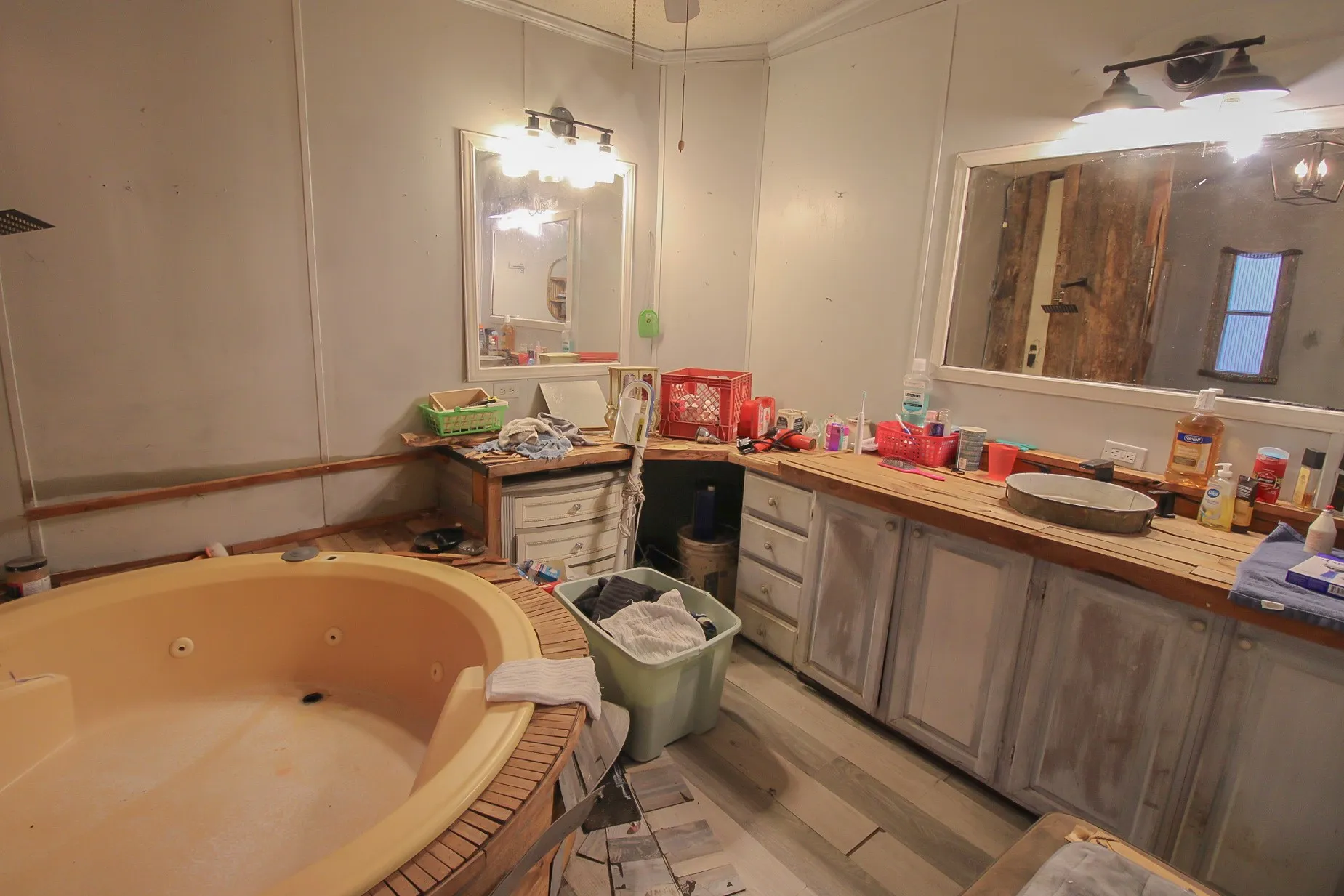 Manufactured Home For Sale in Bowie County , 204 E 9th, Hooks, Texas 75561, 4 Bedroom, 2 Bathroom, Garage spaces, 2,128 Sqft, built in 1992, mls#21361653, Real Estate Agent in Hooks, Homes For Sale in Bowie county, Homes For Sale in Hooks, Realtor in Hooks Texas, Real Estate Brokerage Independent Realty Texas, Luminita Cordes Realtor