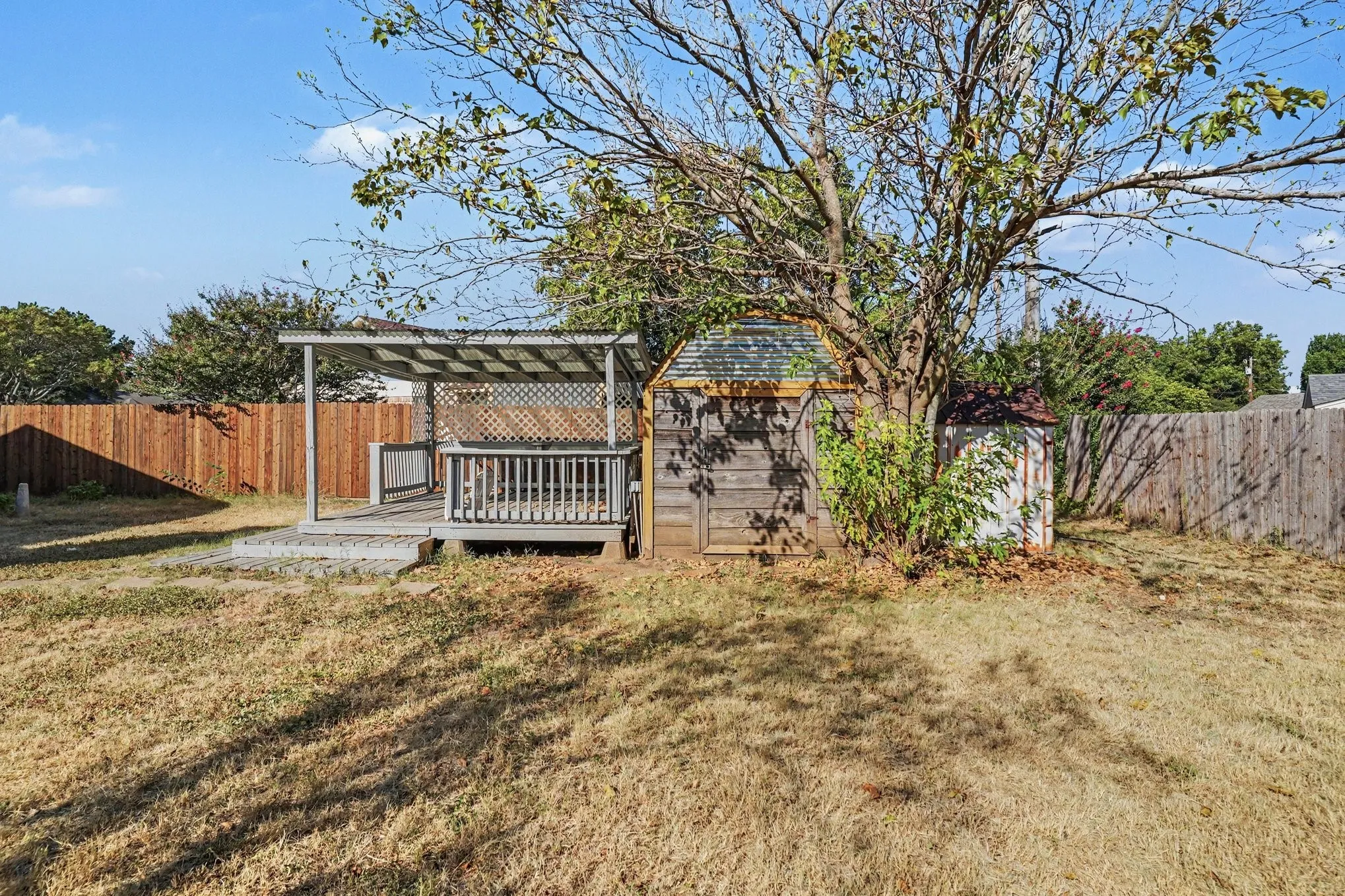 Single Family Residence For Sale in Johnson County , 1510 Surry Place Drive, Cleburne, Texas 76033, 3 Bedroom, 2 Bathroom, 2 Garage spaces, 1,742 Sqft, built in 1980, mls#21360142, Real Estate Agent in Cleburne, Homes For Sale in Johnson county, Homes For Sale in Cleburne, Realtor in Cleburne Texas, Real Estate Brokerage Independent Realty Texas, Luminita Cordes Realtor