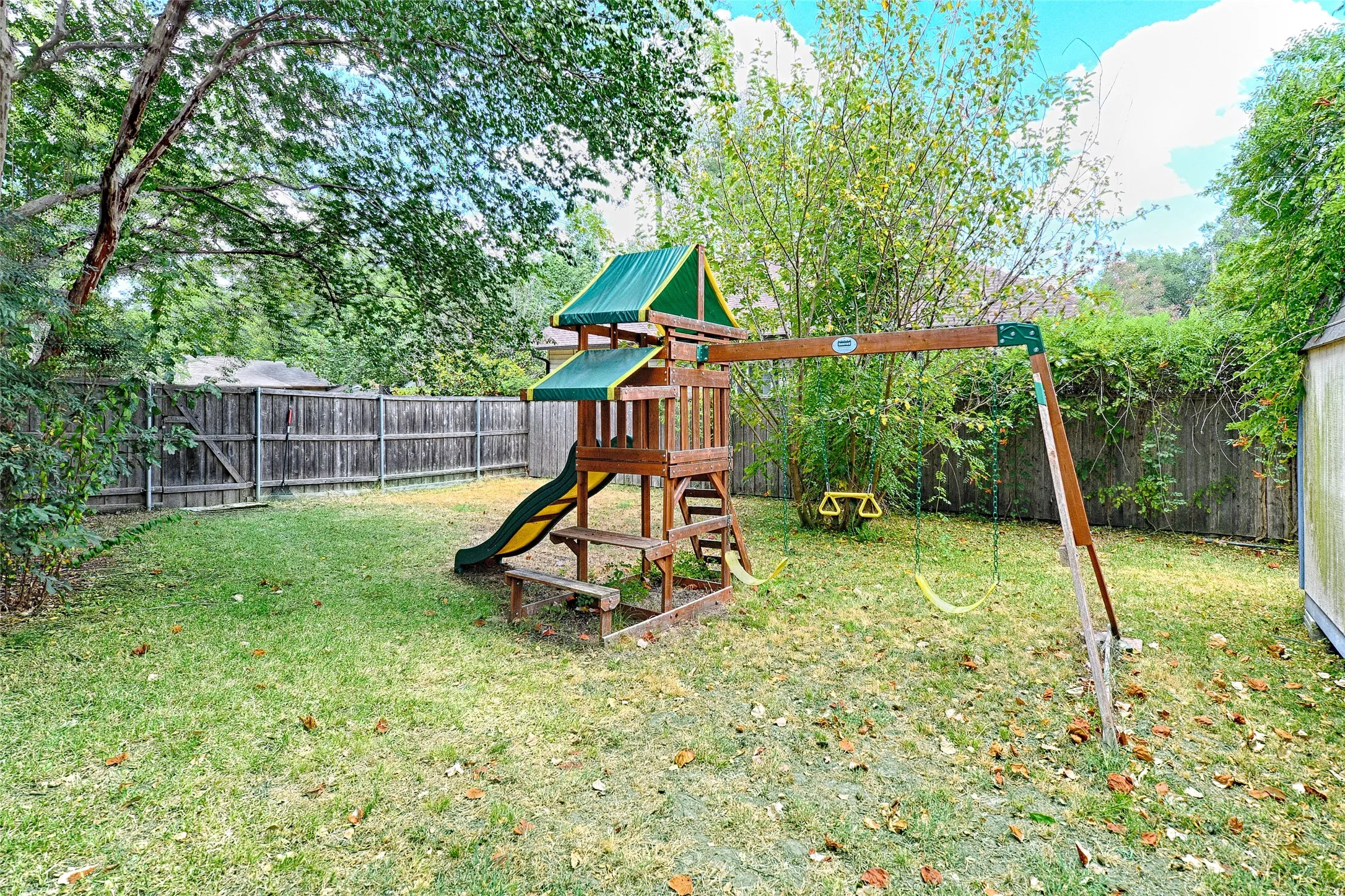 Single Family Residence For Sale in Kaufman County , 603 Johnson Street, Terrell, Texas 75160, 3 Bedroom, 2 Bathroom, Garage spaces, 1,842 Sqft, built in 1890, mls#21349757, Real Estate Agent in Terrell, Homes For Sale in Kaufman county, Homes For Sale in Terrell, Realtor in Terrell Texas, Real Estate Brokerage Independent Realty Texas, Luminita Cordes Realtor