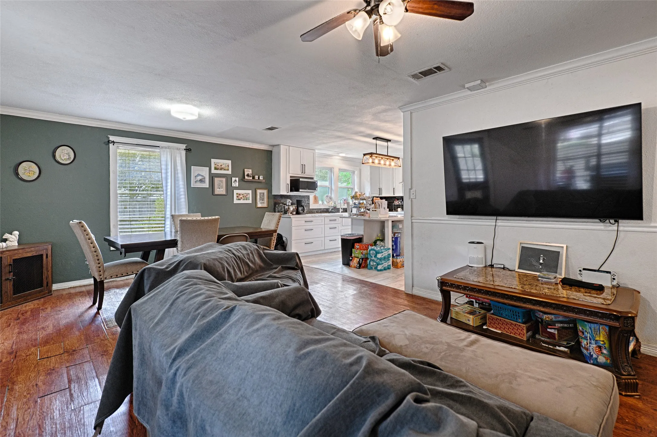 Single Family Residence For Sale in Kaufman County , 603 Johnson Street, Terrell, Texas 75160, 3 Bedroom, 2 Bathroom, Garage spaces, 1,842 Sqft, built in 1890, mls#21349757, Real Estate Agent in Terrell, Homes For Sale in Kaufman county, Homes For Sale in Terrell, Realtor in Terrell Texas, Real Estate Brokerage Independent Realty Texas, Luminita Cordes Realtor