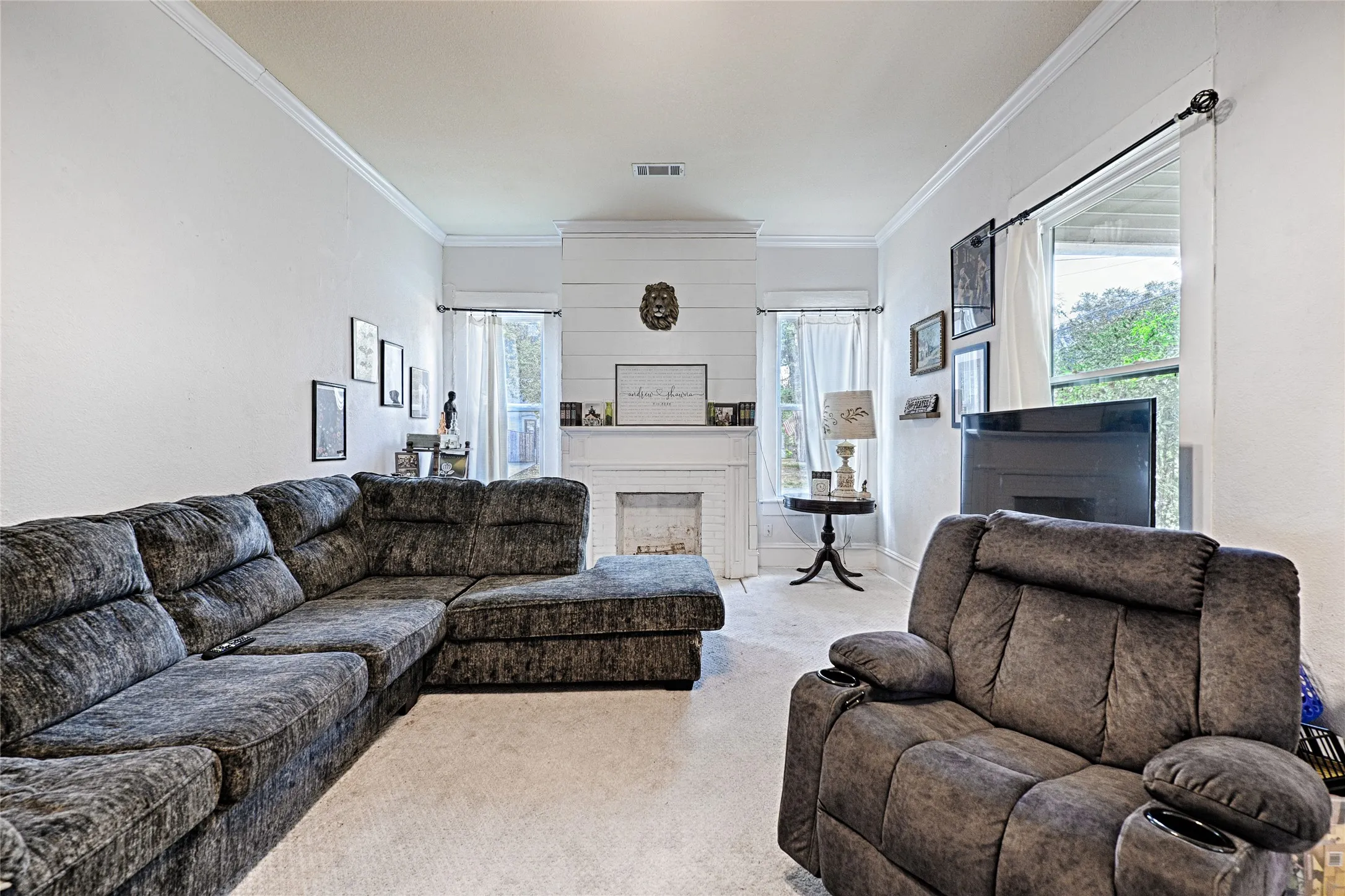 Single Family Residence For Sale in Kaufman County , 603 Johnson Street, Terrell, Texas 75160, 3 Bedroom, 2 Bathroom, Garage spaces, 1,842 Sqft, built in 1890, mls#21349757, Real Estate Agent in Terrell, Homes For Sale in Kaufman county, Homes For Sale in Terrell, Realtor in Terrell Texas, Real Estate Brokerage Independent Realty Texas, Luminita Cordes Realtor