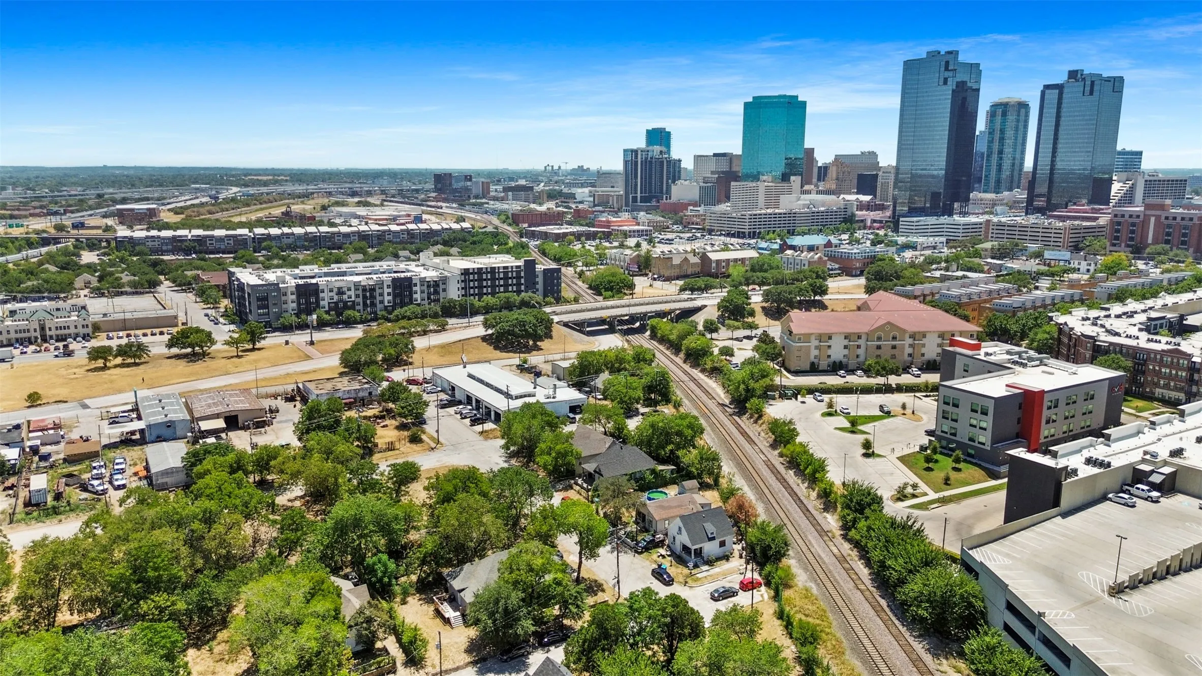 Single Family Residence For Sale in Tarrant County , 314 N Harding Street, Fort Worth, Texas 76102, 2 Bedroom, 2 Bathroom, Garage spaces, 1,617 Sqft, built in 1920, Price $390,000, mls#21361645, Real Estate Agent in Fort Worth, Homes For Sale in Tarrant county, Homes For Sale in Fort Worth, Realtor in Fort Worth Texas, Real Estate Brokerage Independent Realty Texas, Luminita Cordes Realtor