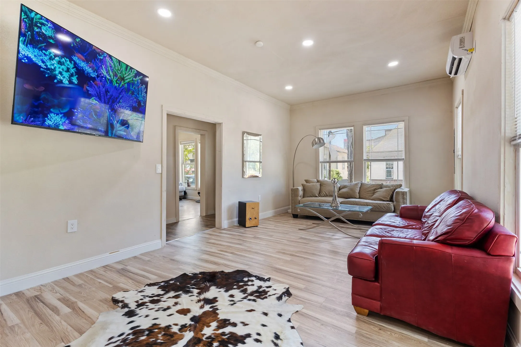 Single Family Residence For Sale in Tarrant County , 314 N Harding Street, Fort Worth, Texas 76102, 2 Bedroom, 2 Bathroom, Garage spaces, 1,617 Sqft, built in 1920, Price $390,000, mls#21361645, Real Estate Agent in Fort Worth, Homes For Sale in Tarrant county, Homes For Sale in Fort Worth, Realtor in Fort Worth Texas, Real Estate Brokerage Independent Realty Texas, Luminita Cordes Realtor