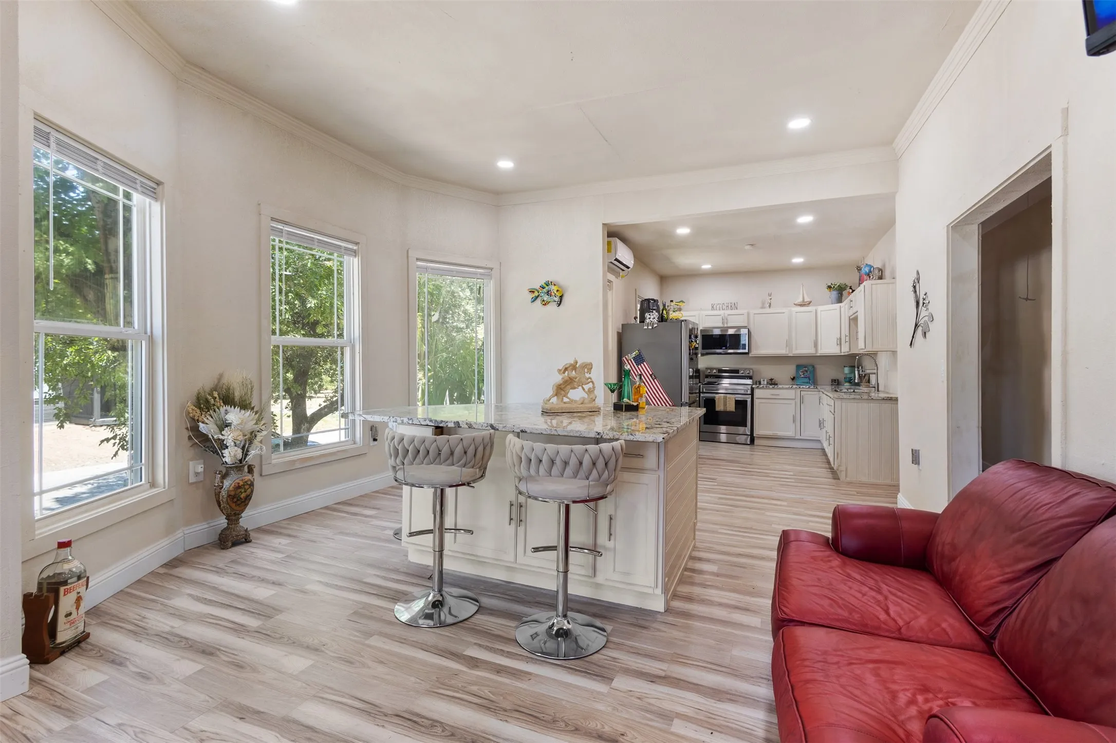 Single Family Residence For Sale in Tarrant County , 314 N Harding Street, Fort Worth, Texas 76102, 2 Bedroom, 2 Bathroom, Garage spaces, 1,617 Sqft, built in 1920, Price $390,000, mls#21361645, Real Estate Agent in Fort Worth, Homes For Sale in Tarrant county, Homes For Sale in Fort Worth, Realtor in Fort Worth Texas, Real Estate Brokerage Independent Realty Texas, Luminita Cordes Realtor