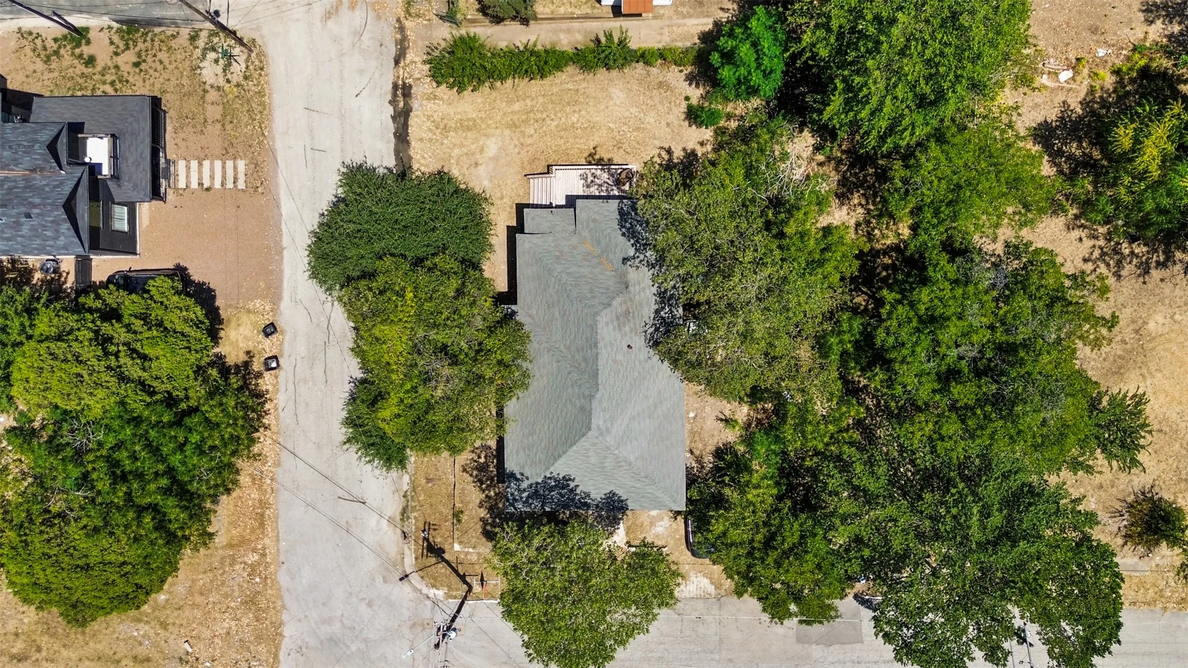 Single Family Residence For Sale in Tarrant County , 314 N Harding Street, Fort Worth, Texas 76102, 2 Bedroom, 2 Bathroom, Garage spaces, 1,617 Sqft, built in 1920, Price $390,000, mls#21361645, Real Estate Agent in Fort Worth, Homes For Sale in Tarrant county, Homes For Sale in Fort Worth, Realtor in Fort Worth Texas, Real Estate Brokerage Independent Realty Texas, Luminita Cordes Realtor