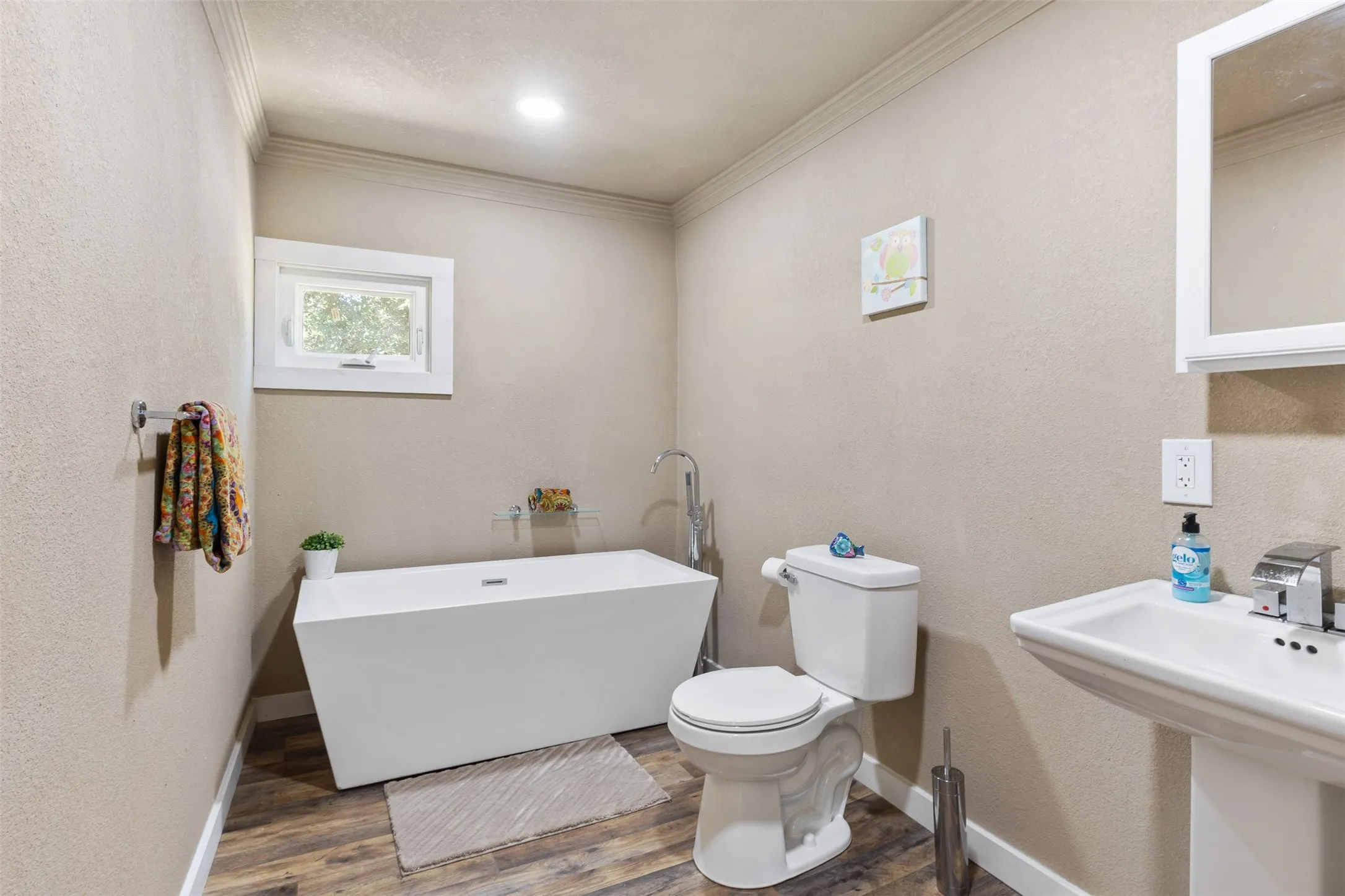 Single Family Residence For Sale in Tarrant County , 314 N Harding Street, Fort Worth, Texas 76102, 2 Bedroom, 2 Bathroom, Garage spaces, 1,617 Sqft, built in 1920, Price $390,000, mls#21361645, Real Estate Agent in Fort Worth, Homes For Sale in Tarrant county, Homes For Sale in Fort Worth, Realtor in Fort Worth Texas, Real Estate Brokerage Independent Realty Texas, Luminita Cordes Realtor