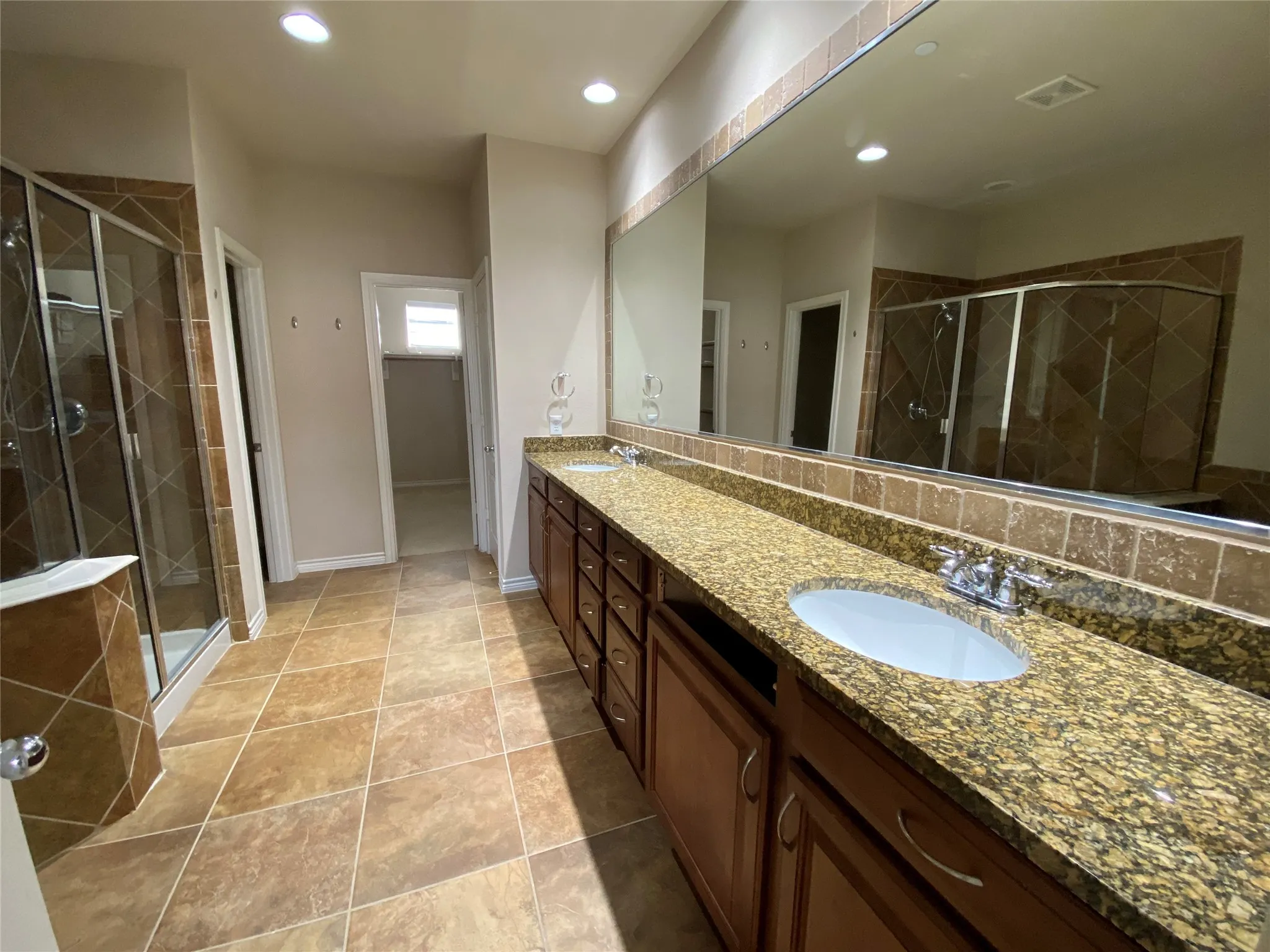 Condominium For Rent in Dallas County , 15831 Breedlove Place 118, Addison, Texas 75001, 2 Bedroom, 3 Bathroom, 2 Garage spaces, 2,028 Sqft, built in 2007, mls#21361683, Real Estate Agent in Addison, Homes For Rent in Dallas county, Homes For Rent in Addison, Realtor in Addison Texas, Real Estate Brokerage Independent Realty Texas, Luminita Cordes Realtor