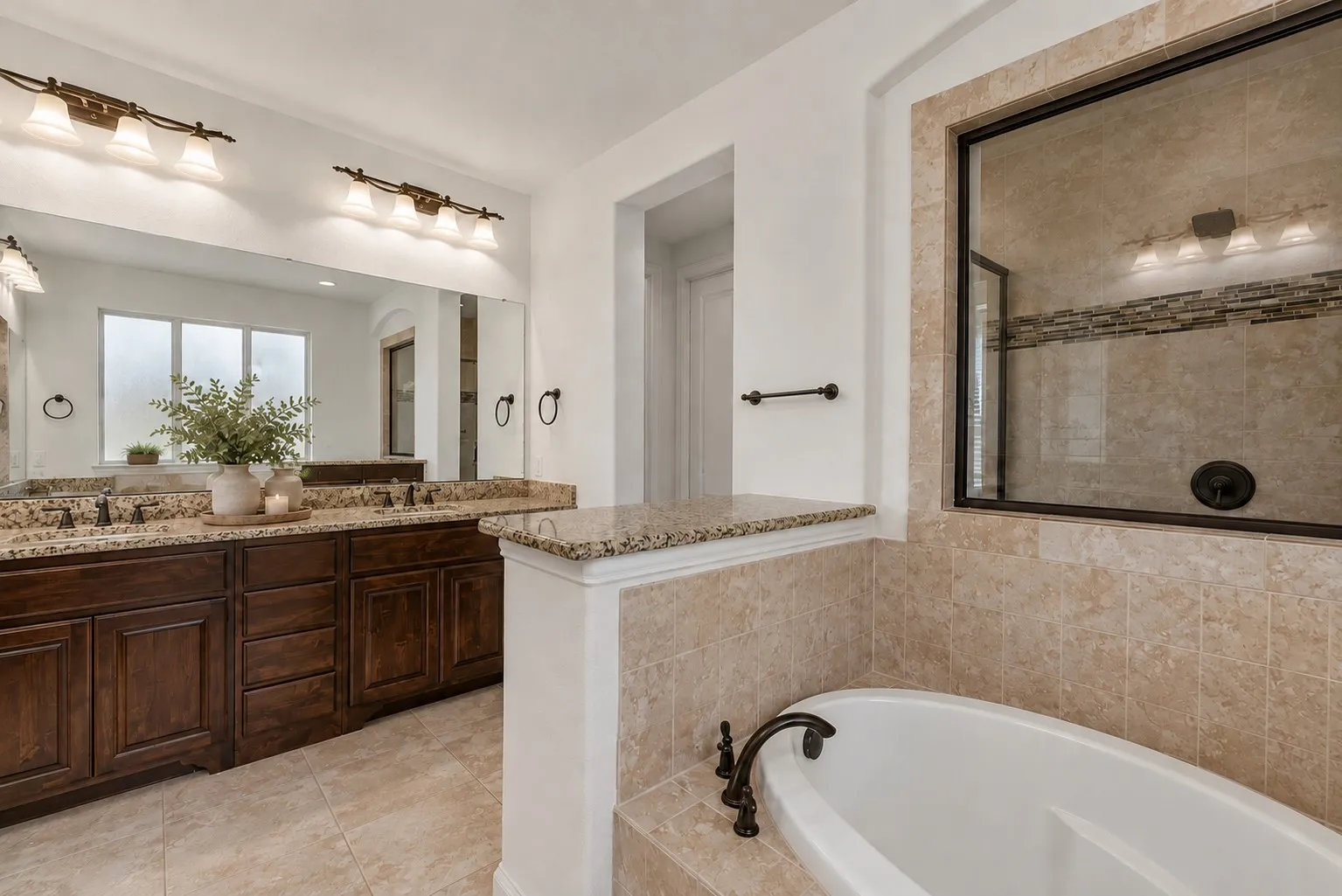 Large soaking tub, dual sinks and walk in closet