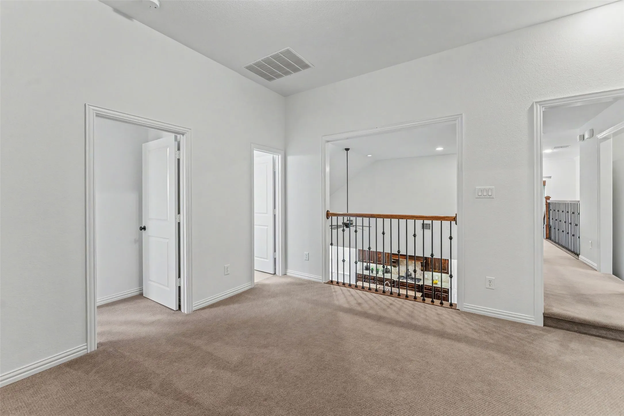 Upstairs bonus/flex space